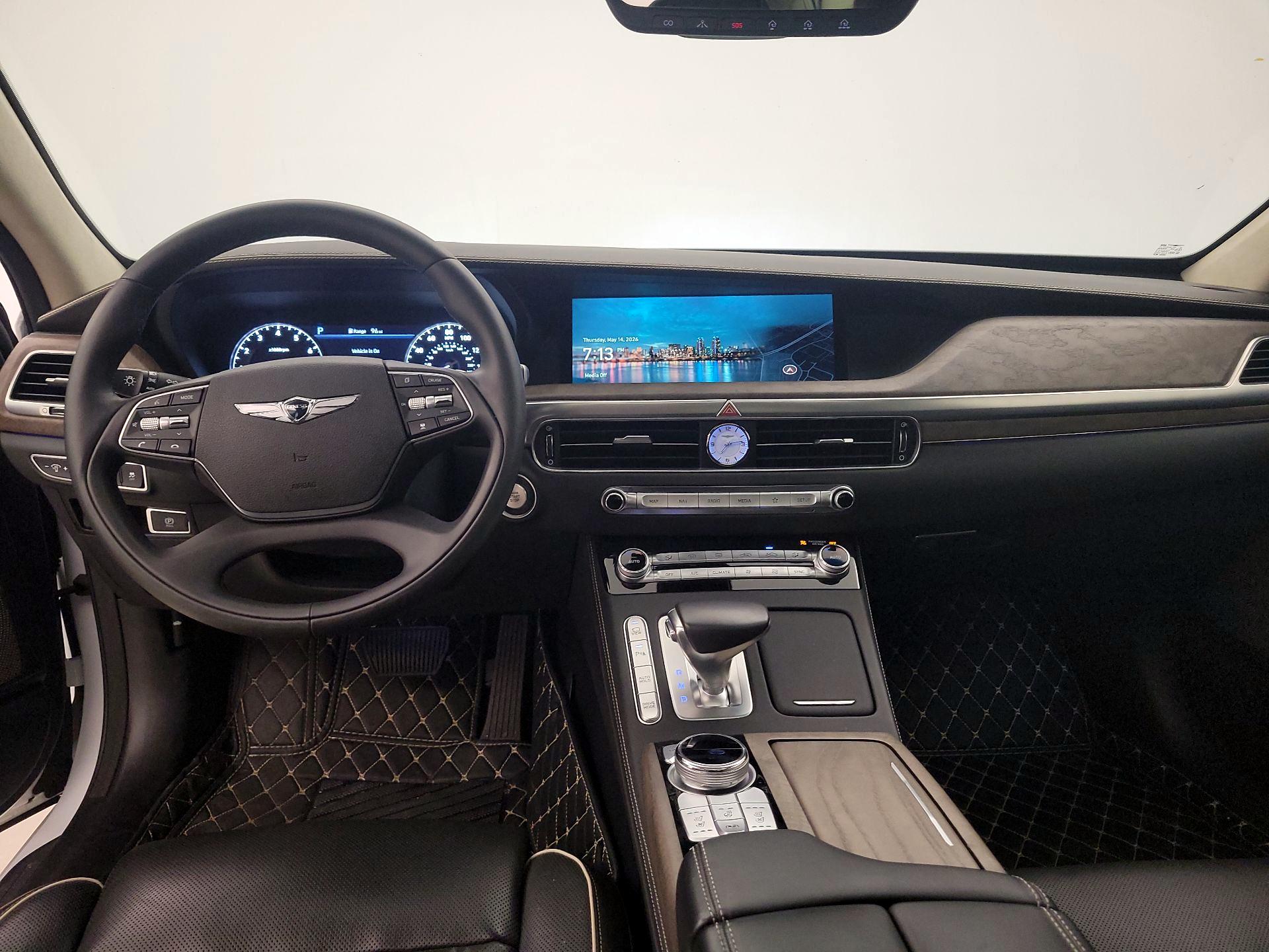 Thumbnail: 2021 Genesis G90 - 9