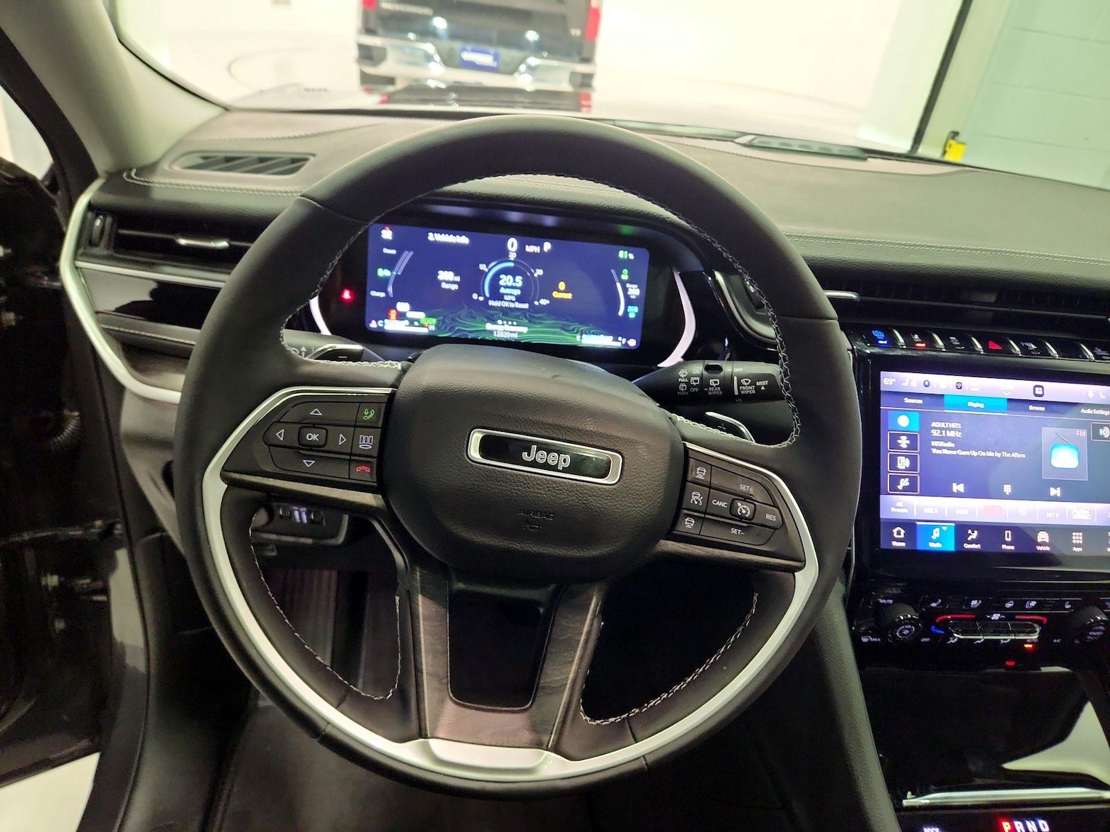 2024 Jeep Grand Cherokee Anniversary Edition 4xe - Photo 11