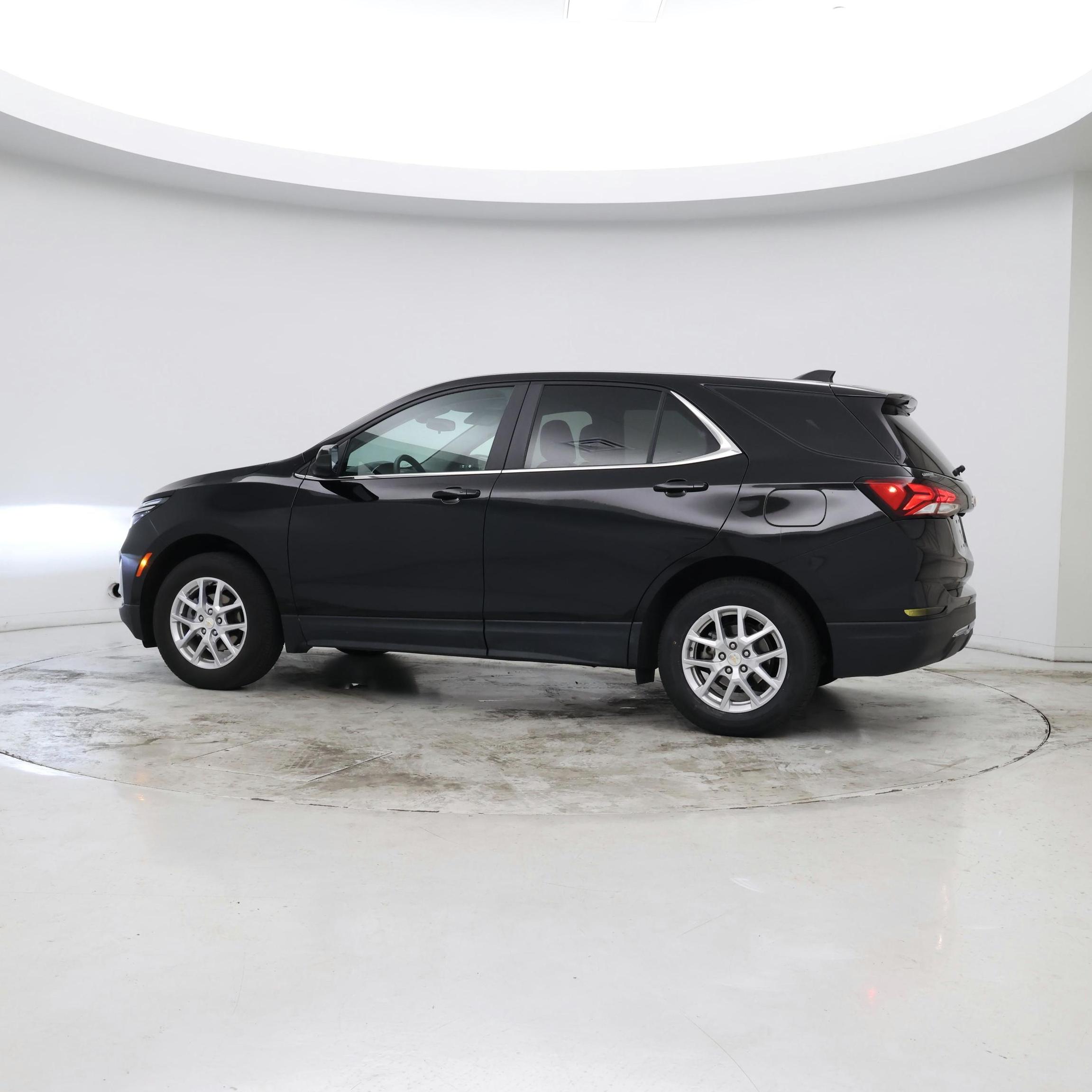 Thumbnail: 2023 Chevrolet Equinox - 3