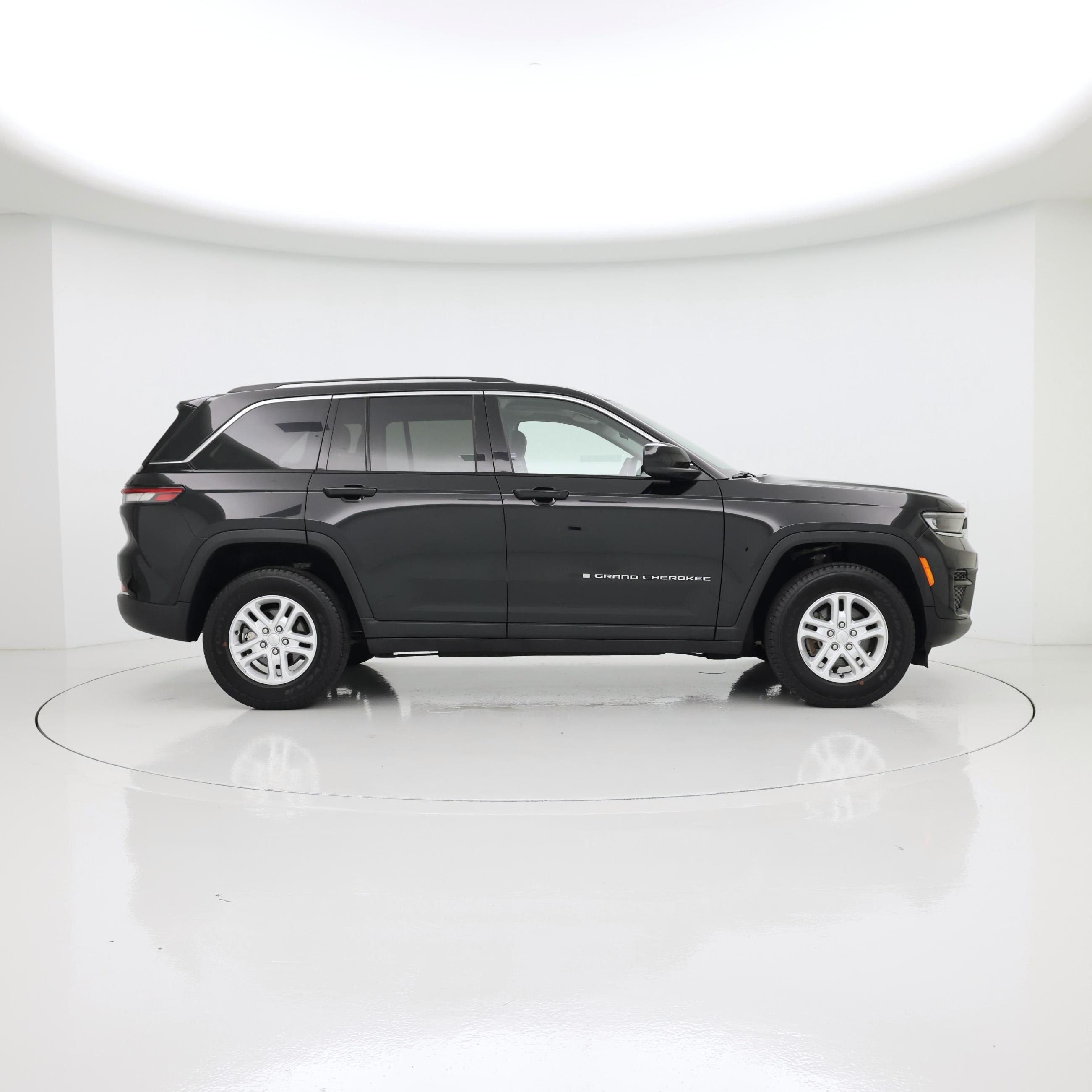 Thumbnail: 2023 Jeep Grand Cherokee - 7