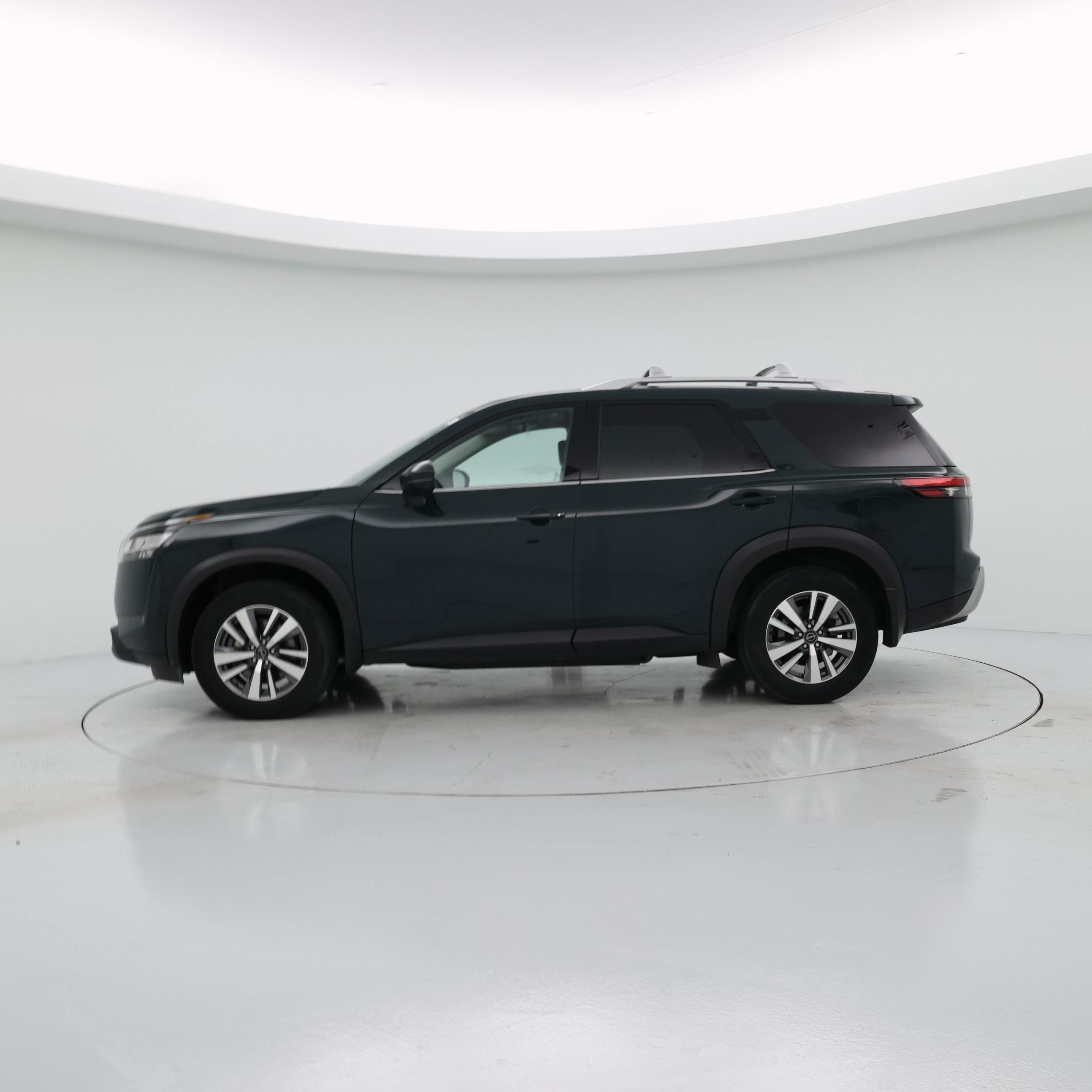 Thumbnail: 2023 Nissan Pathfinder - 3