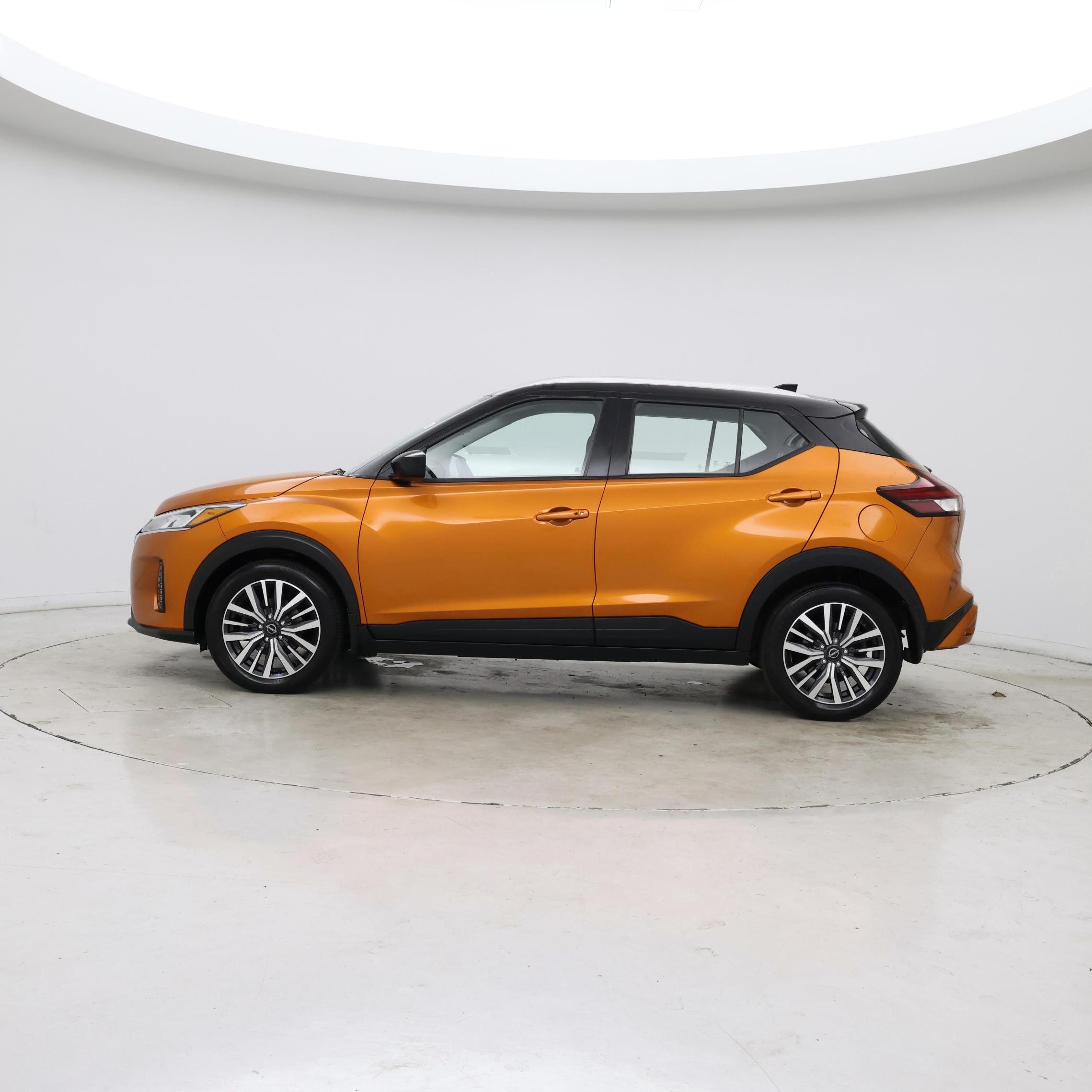 Thumbnail: 2023 Nissan Kicks - 3