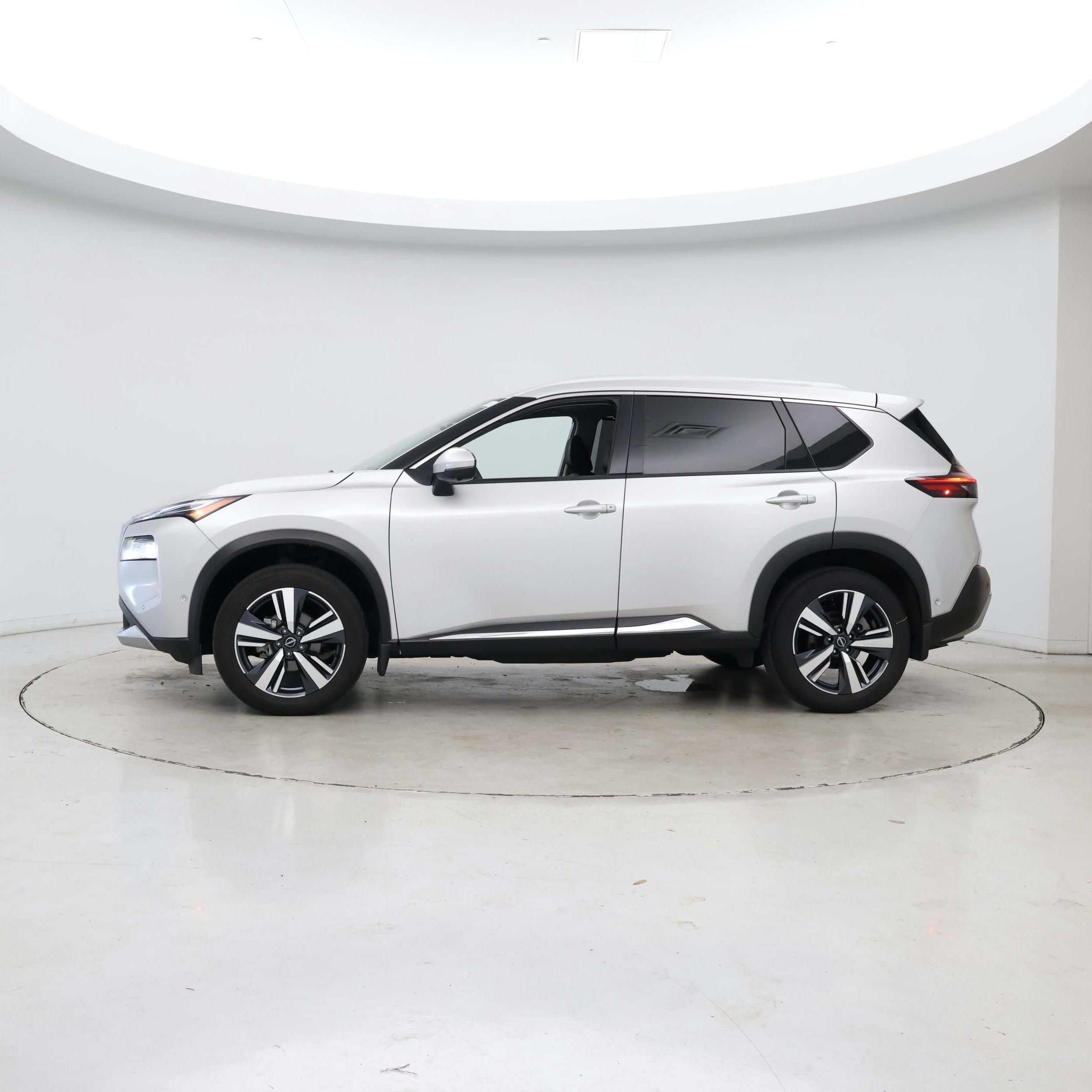 Thumbnail: 2023 Nissan Rogue - 3