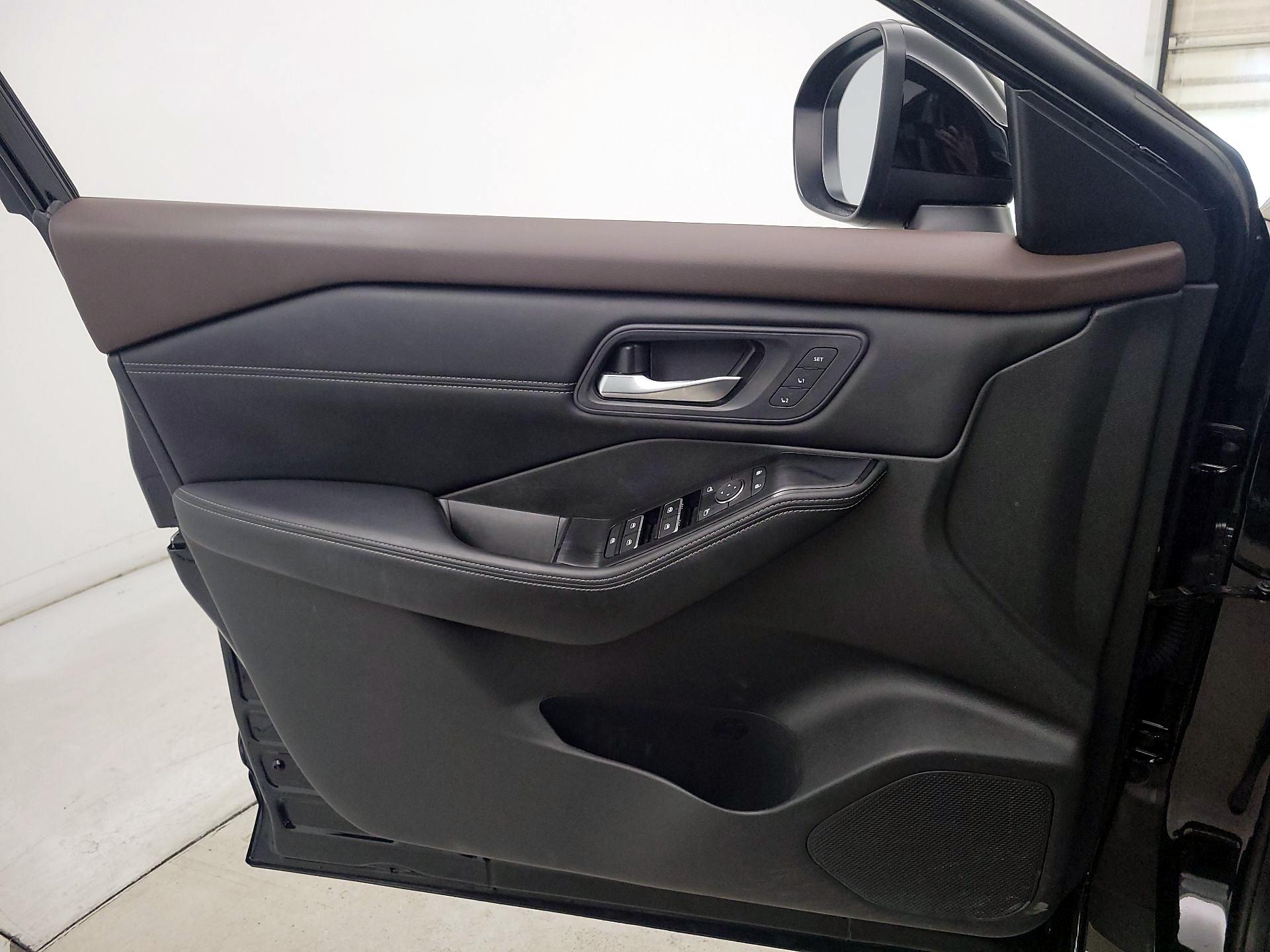Thumbnail: 2023 Nissan Rogue - 12