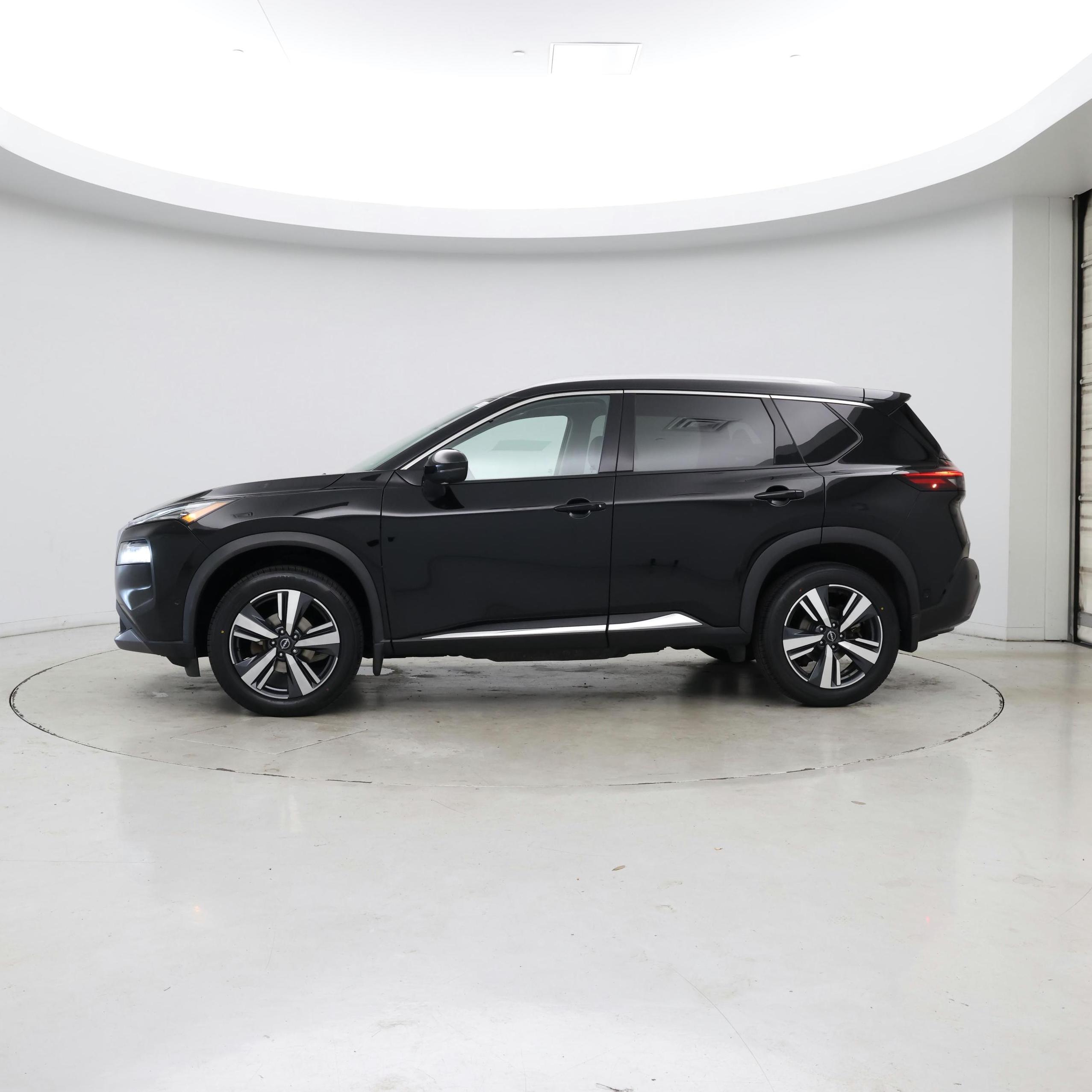 Thumbnail: 2023 Nissan Rogue - 3