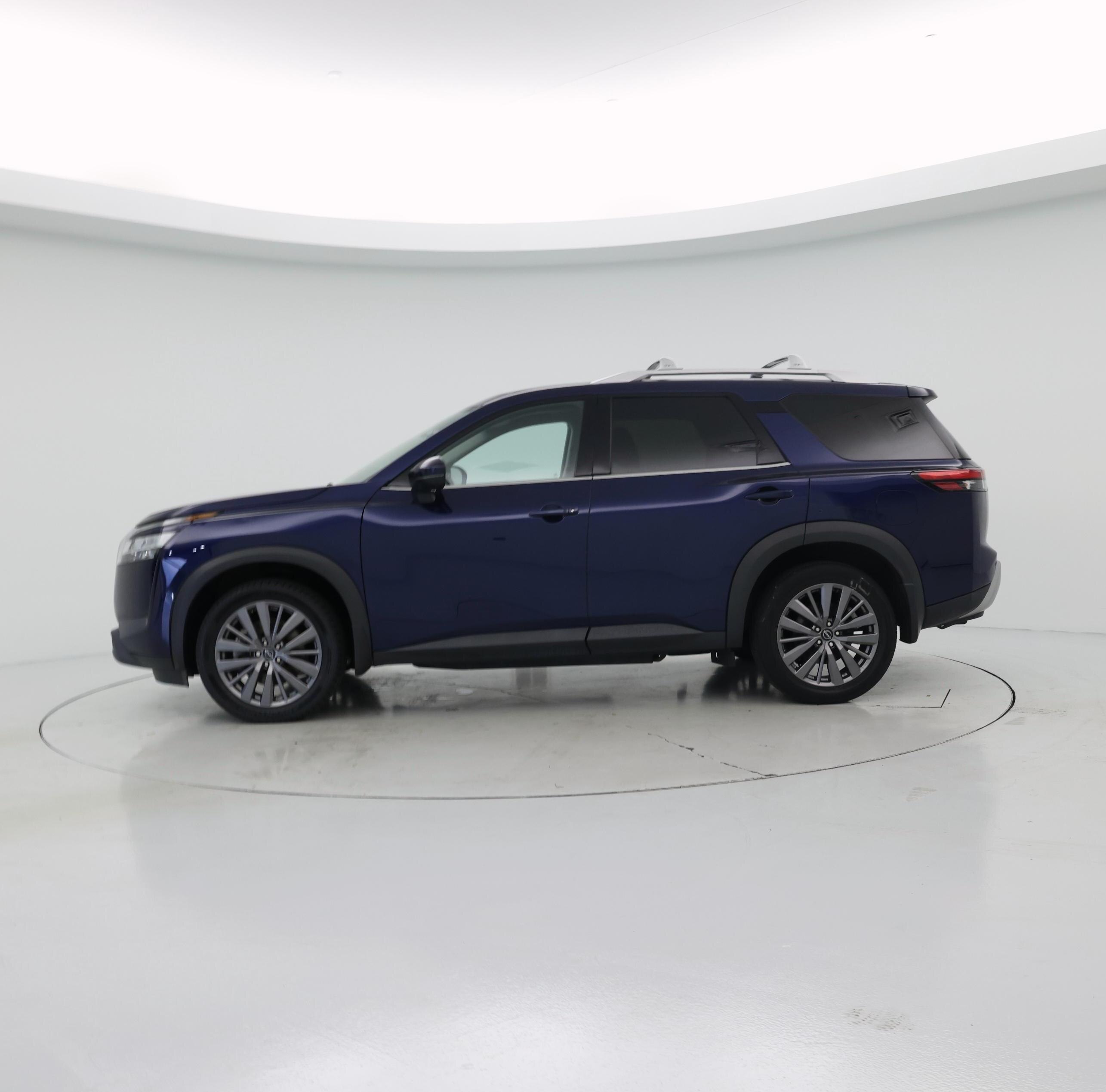 Thumbnail: 2023 Nissan Pathfinder - 3