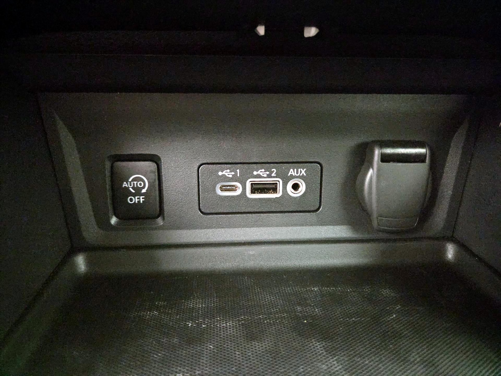 2024 Nissan Sentra SV - Photo 19