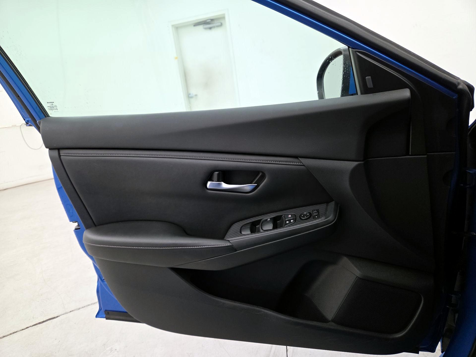 Thumbnail: 2020 Nissan Sentra - 12