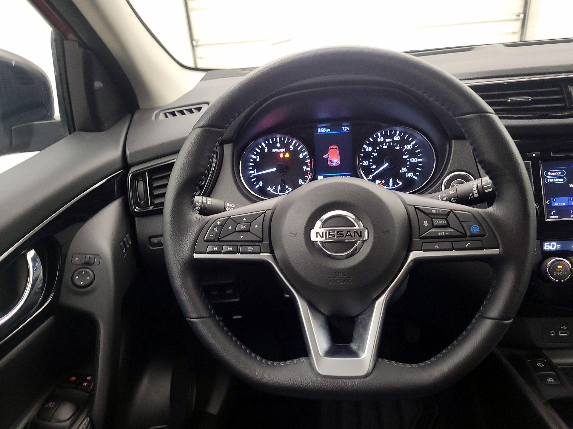 Thumbnail: 2022 Nissan Rogue Sport - 10