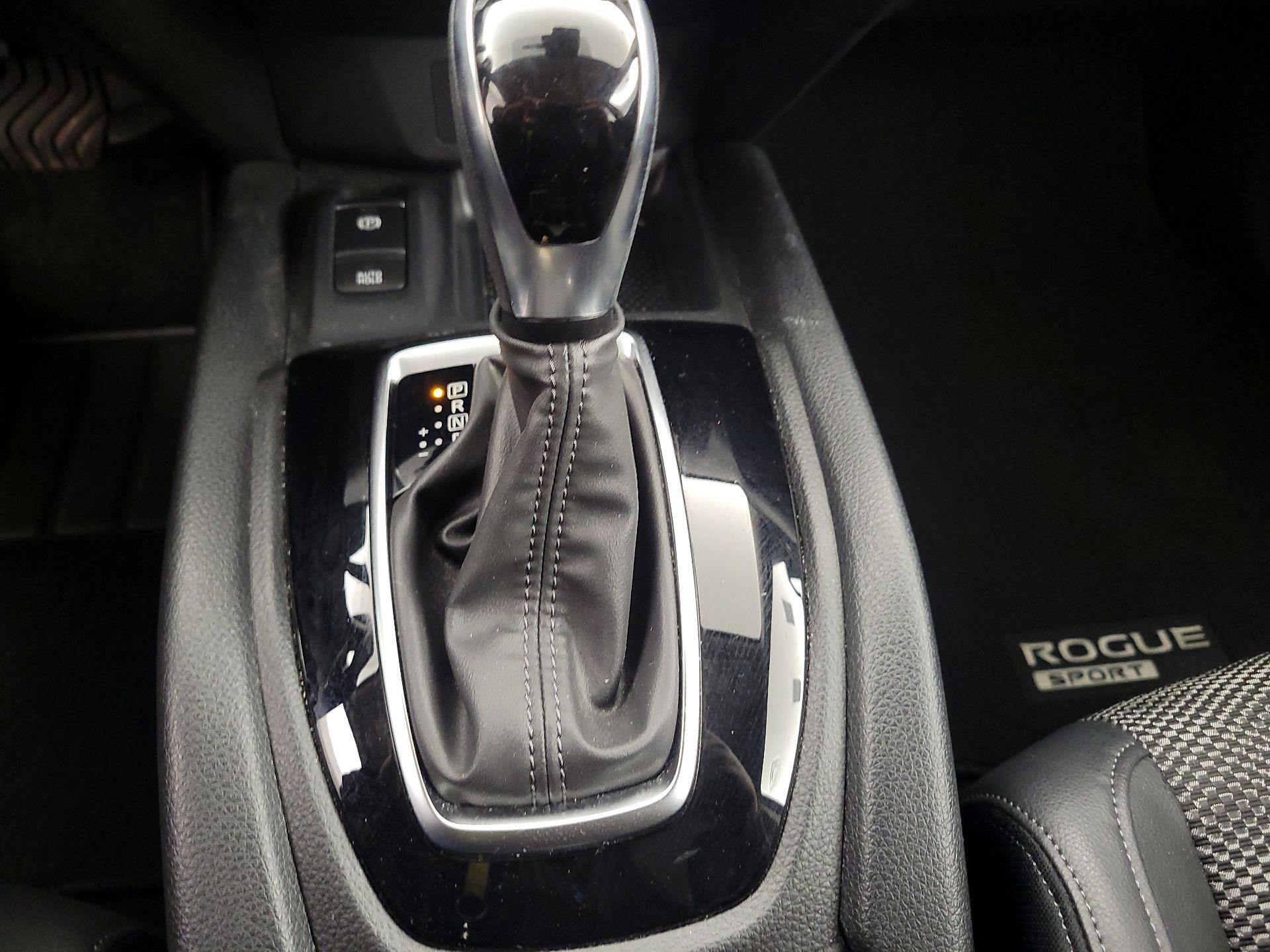 Thumbnail: 2022 Nissan Rogue Sport - 17