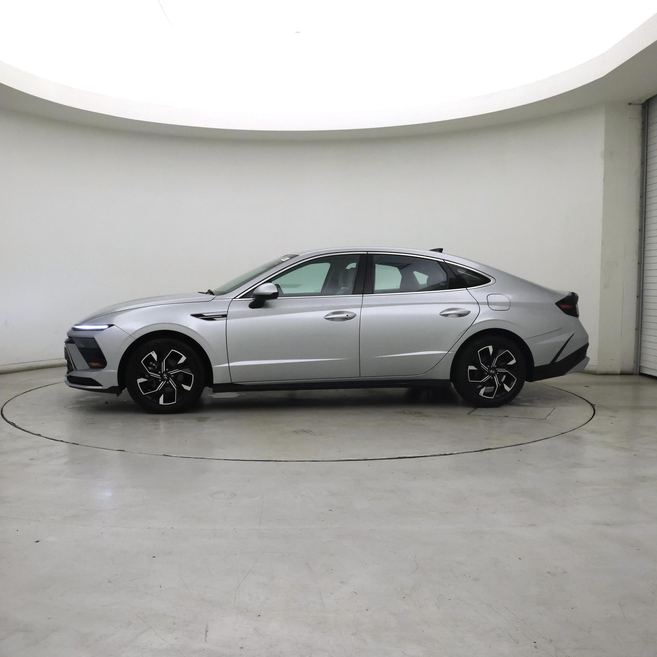 Thumbnail: 2025 Hyundai Sonata - 3