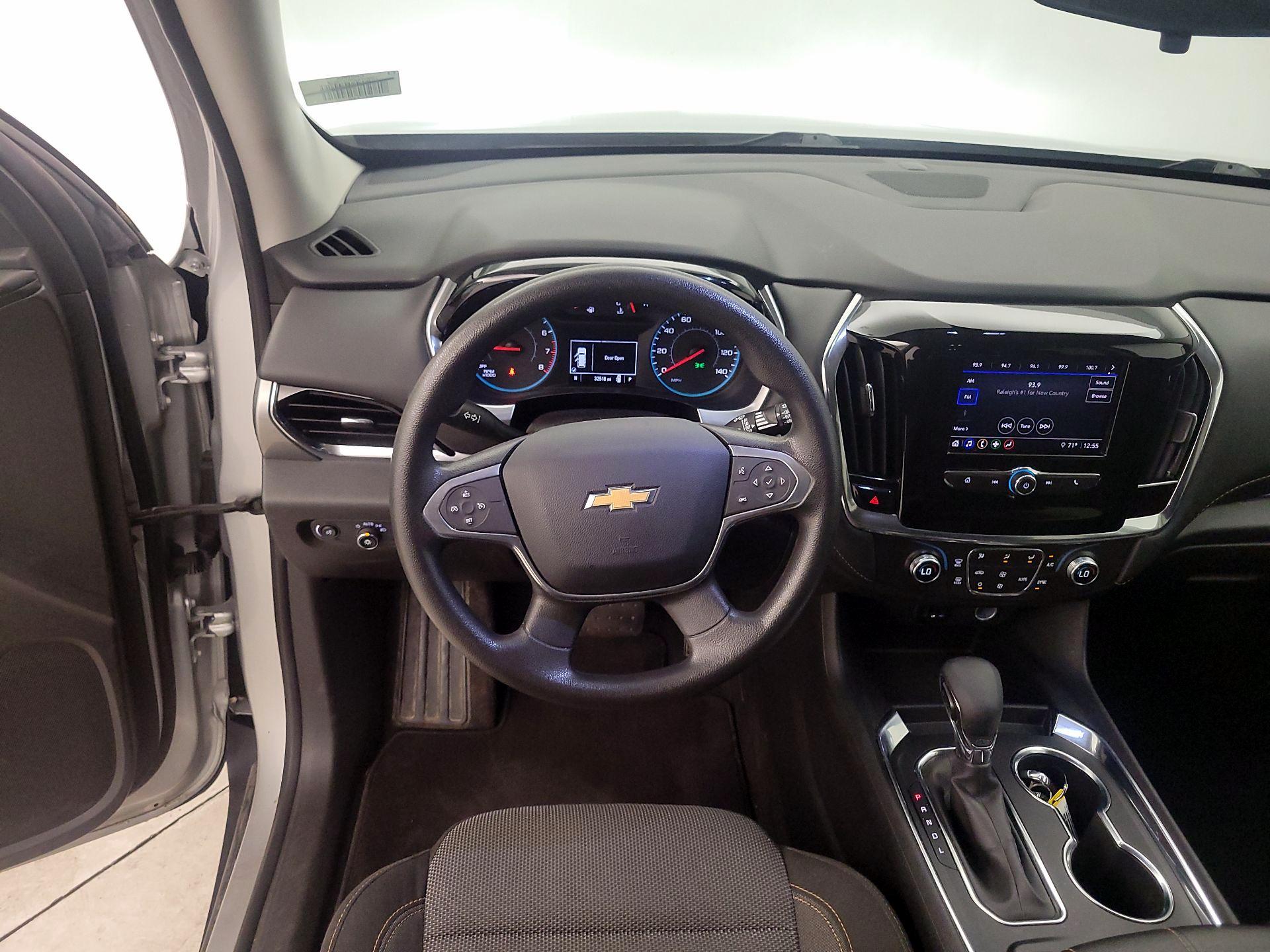 Thumbnail: 2021 Chevrolet Traverse - 10