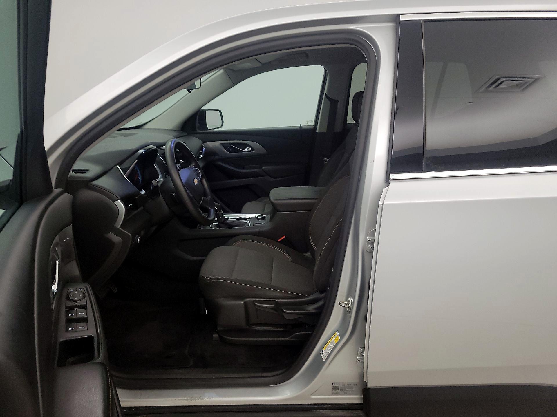 Thumbnail: 2021 Chevrolet Traverse - 11