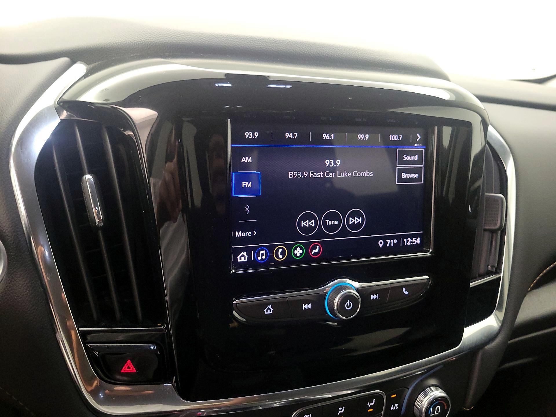 Thumbnail: 2021 Chevrolet Traverse - 14