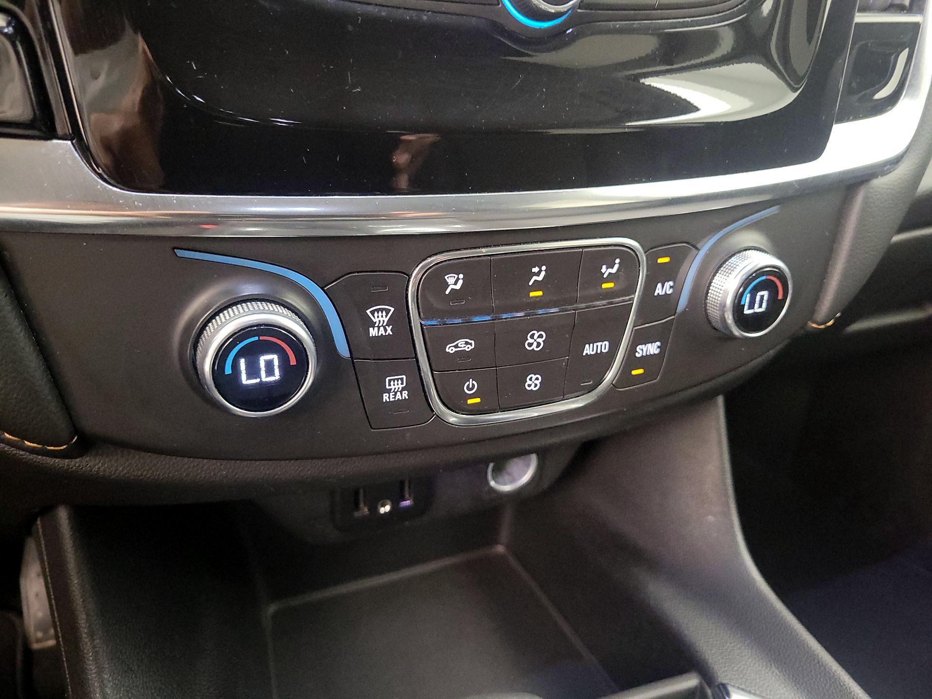 Thumbnail: 2021 Chevrolet Traverse - 15