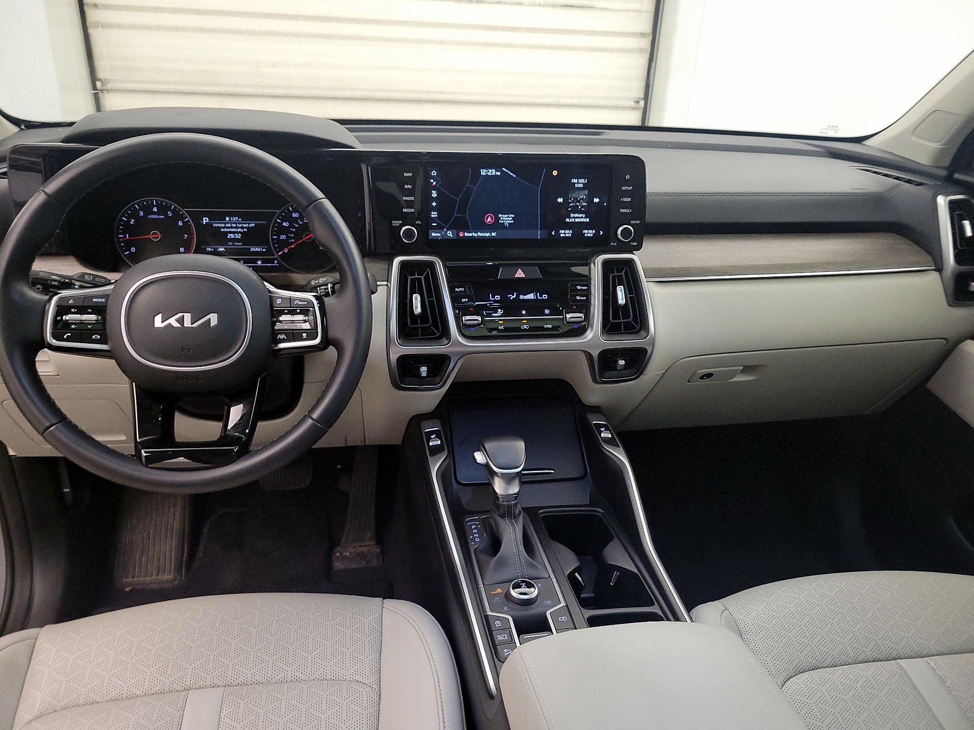 Thumbnail: 2023 Kia Sorento - 9