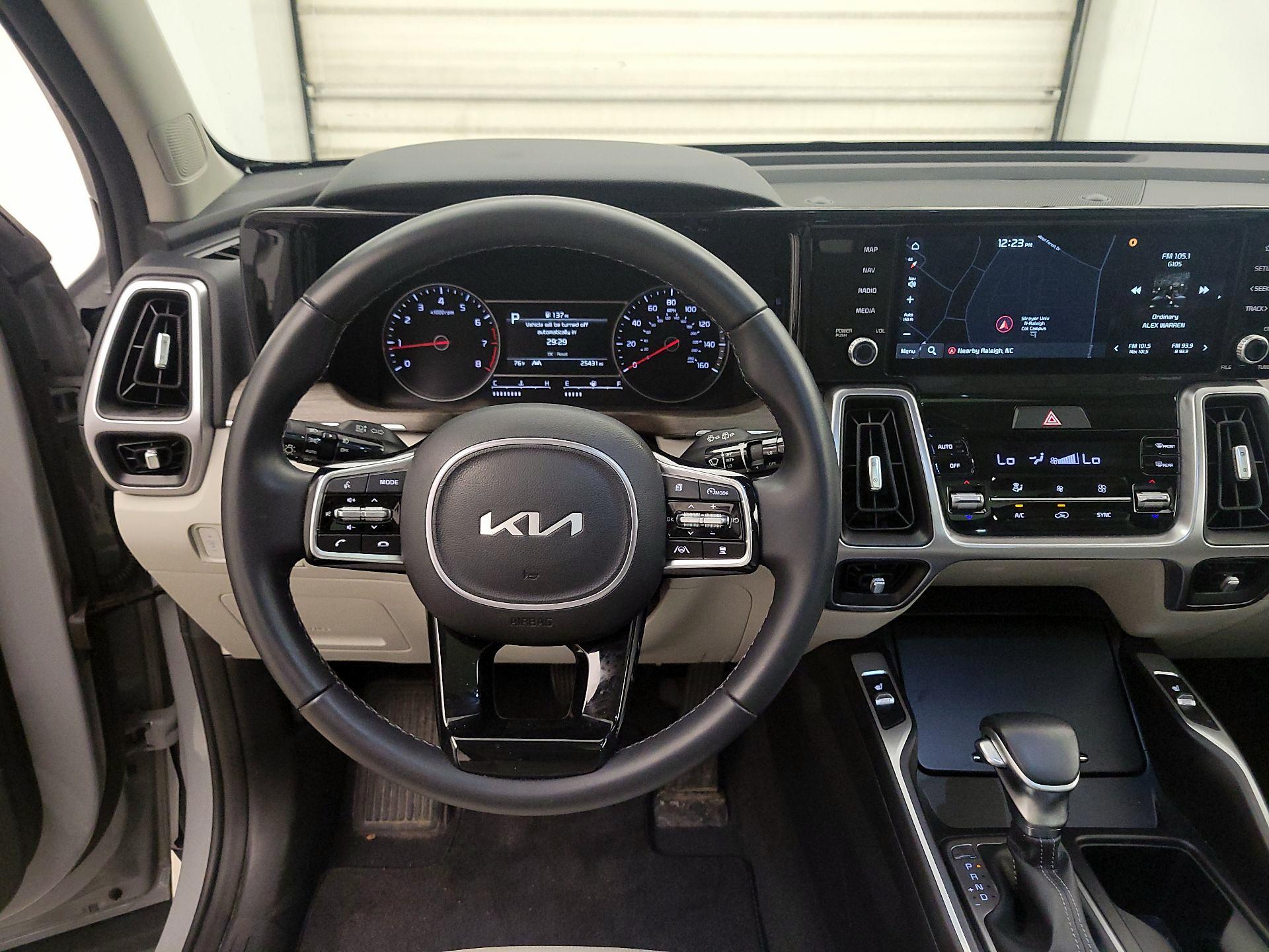 Thumbnail: 2023 Kia Sorento - 10
