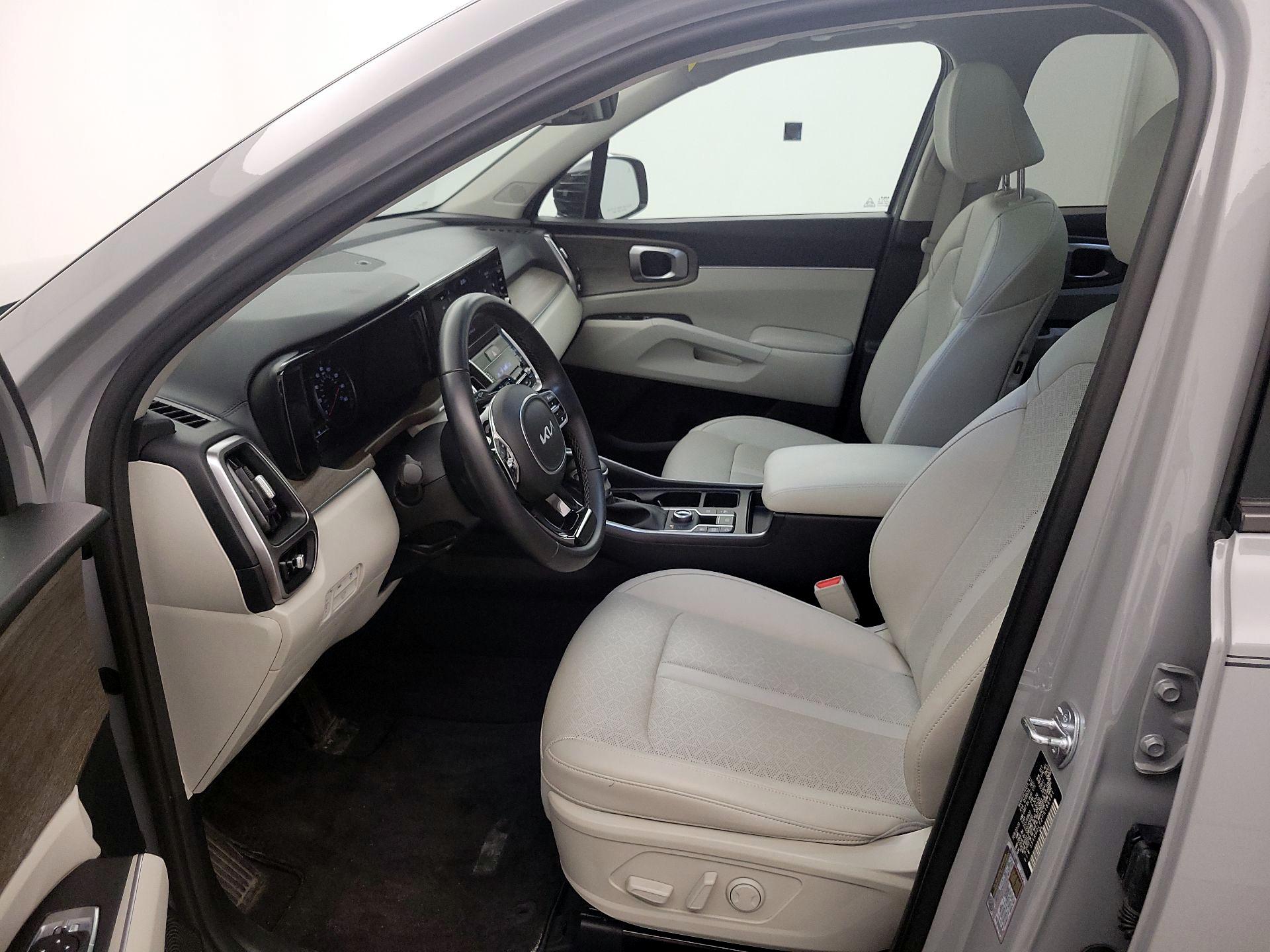 Thumbnail: 2023 Kia Sorento - 11