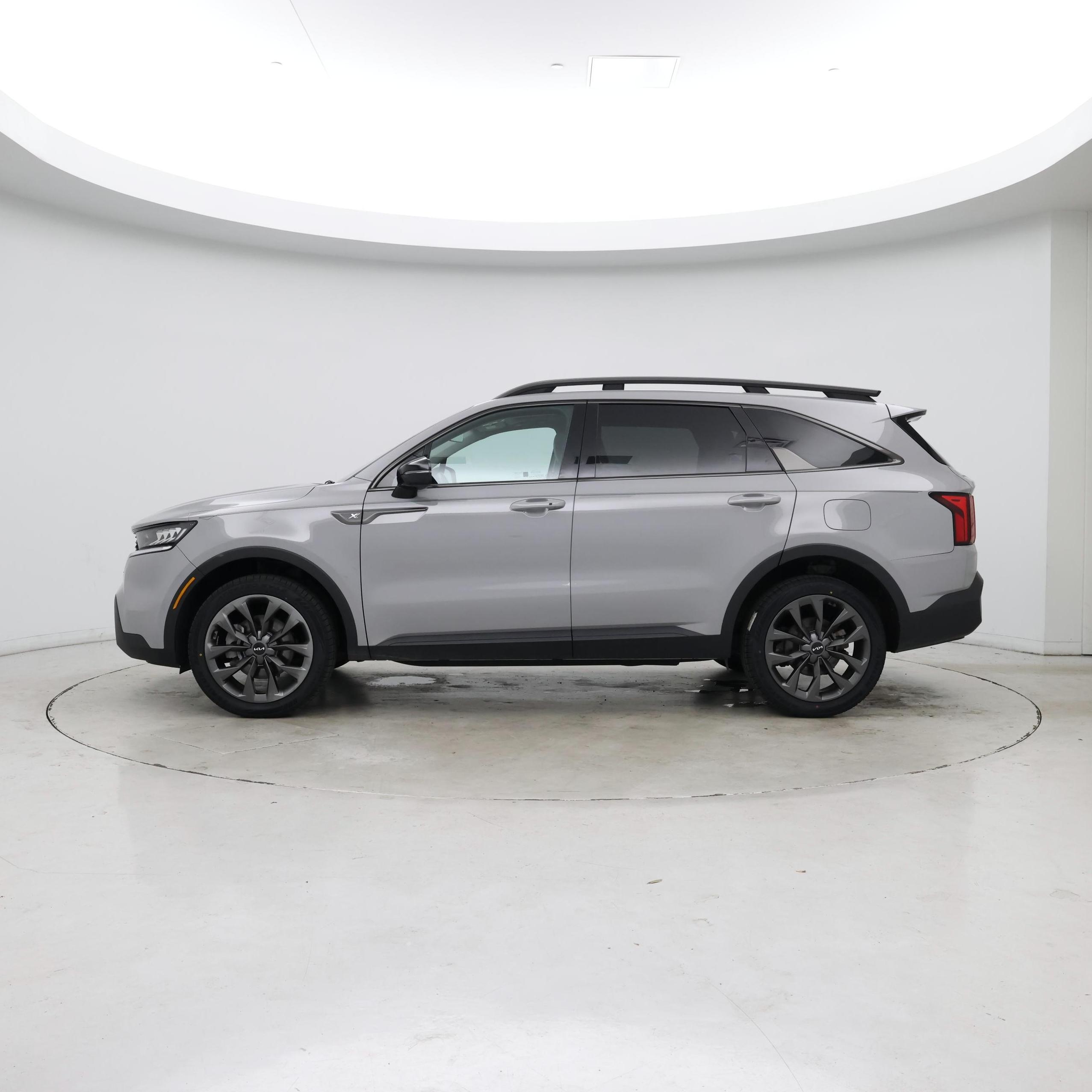 Thumbnail: 2023 Kia Sorento - 3
