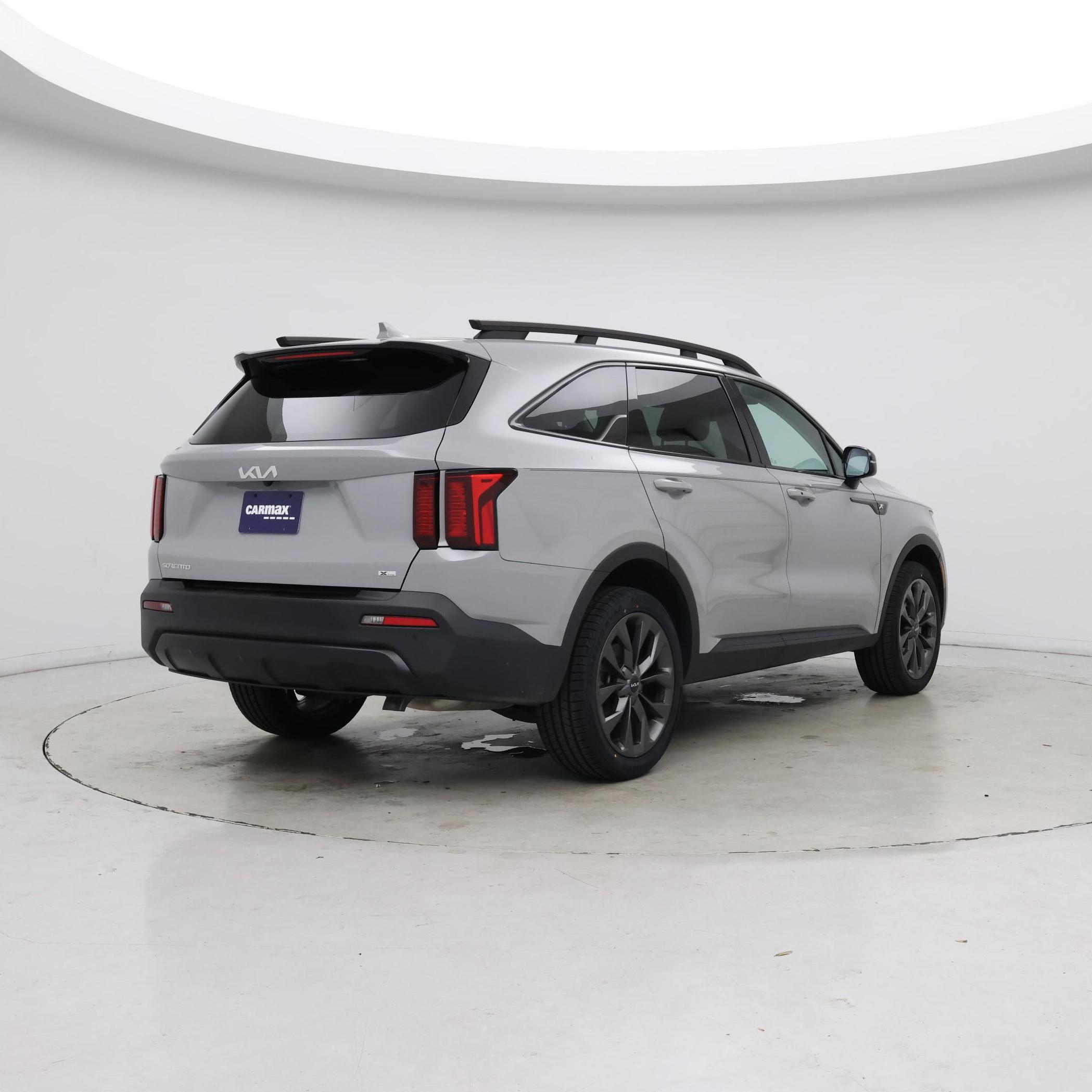 Thumbnail: 2023 Kia Sorento - 8