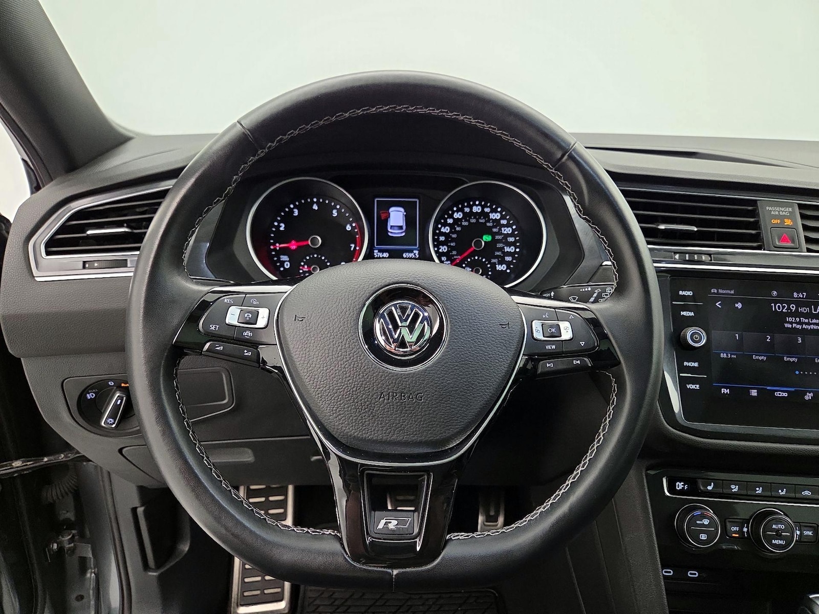2021 Volkswagen Tiguan SE R-LINE BLACK - Photo 11