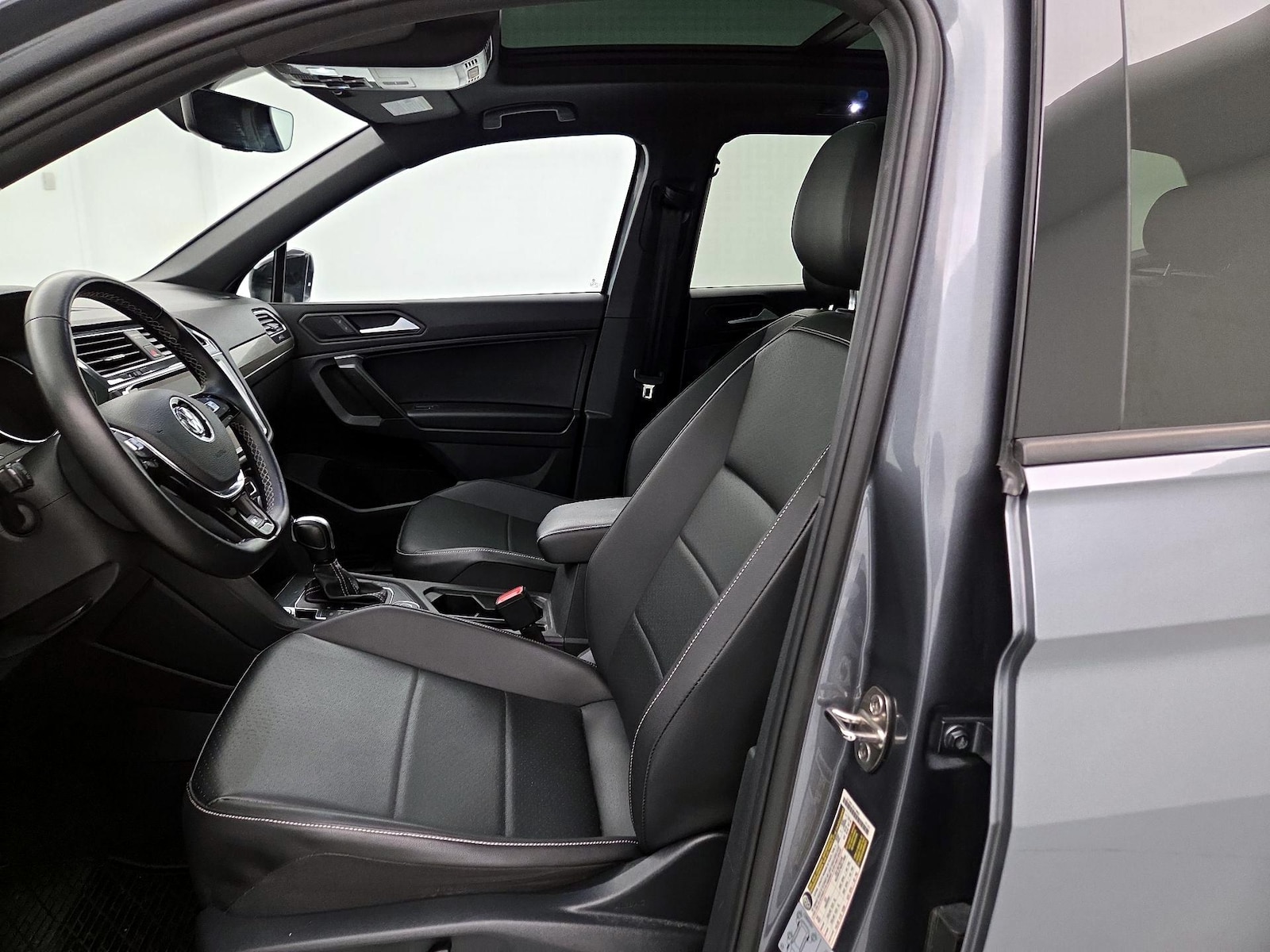 2021 Volkswagen Tiguan SE R-LINE BLACK - Photo 12