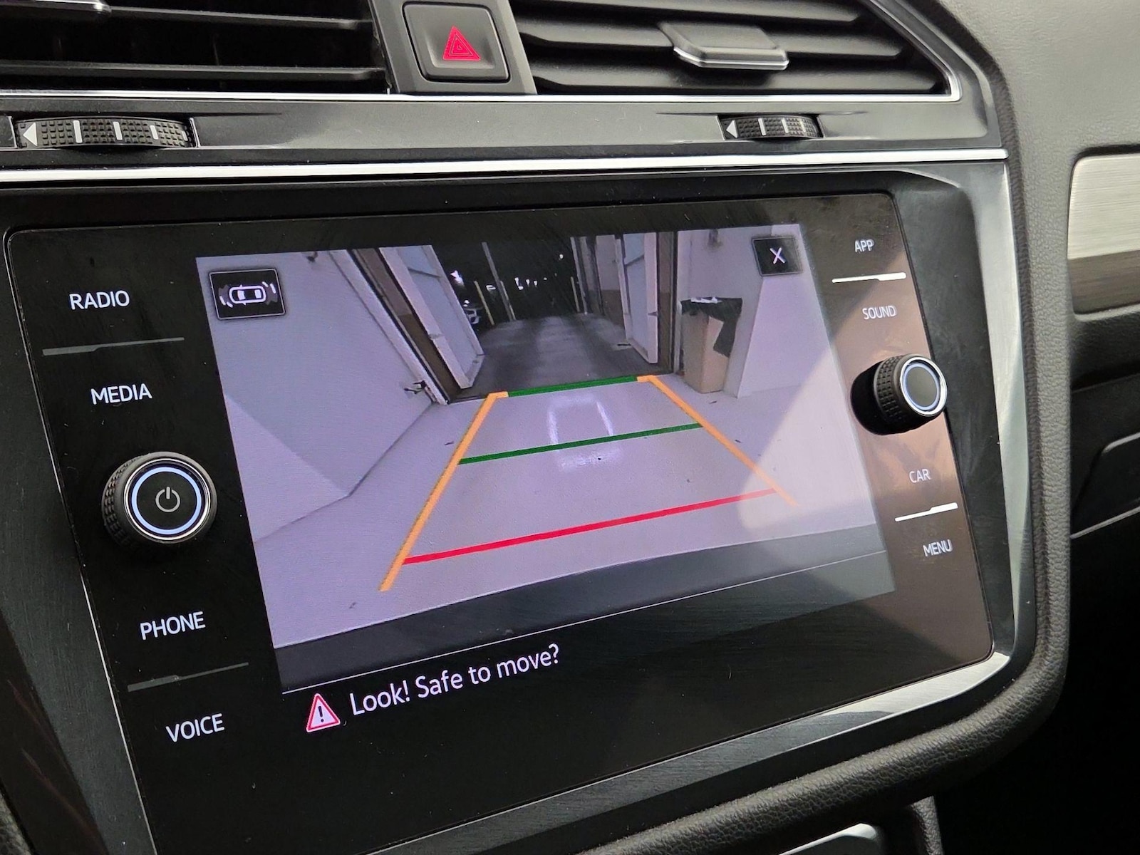 2021 Volkswagen Tiguan SE R-LINE BLACK - Photo 15