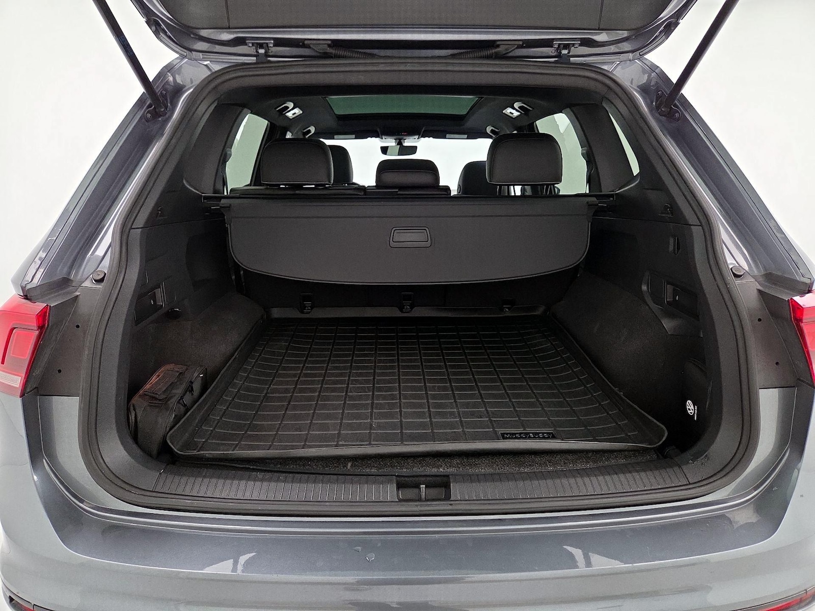 2021 Volkswagen Tiguan SE R-LINE BLACK - Photo 22