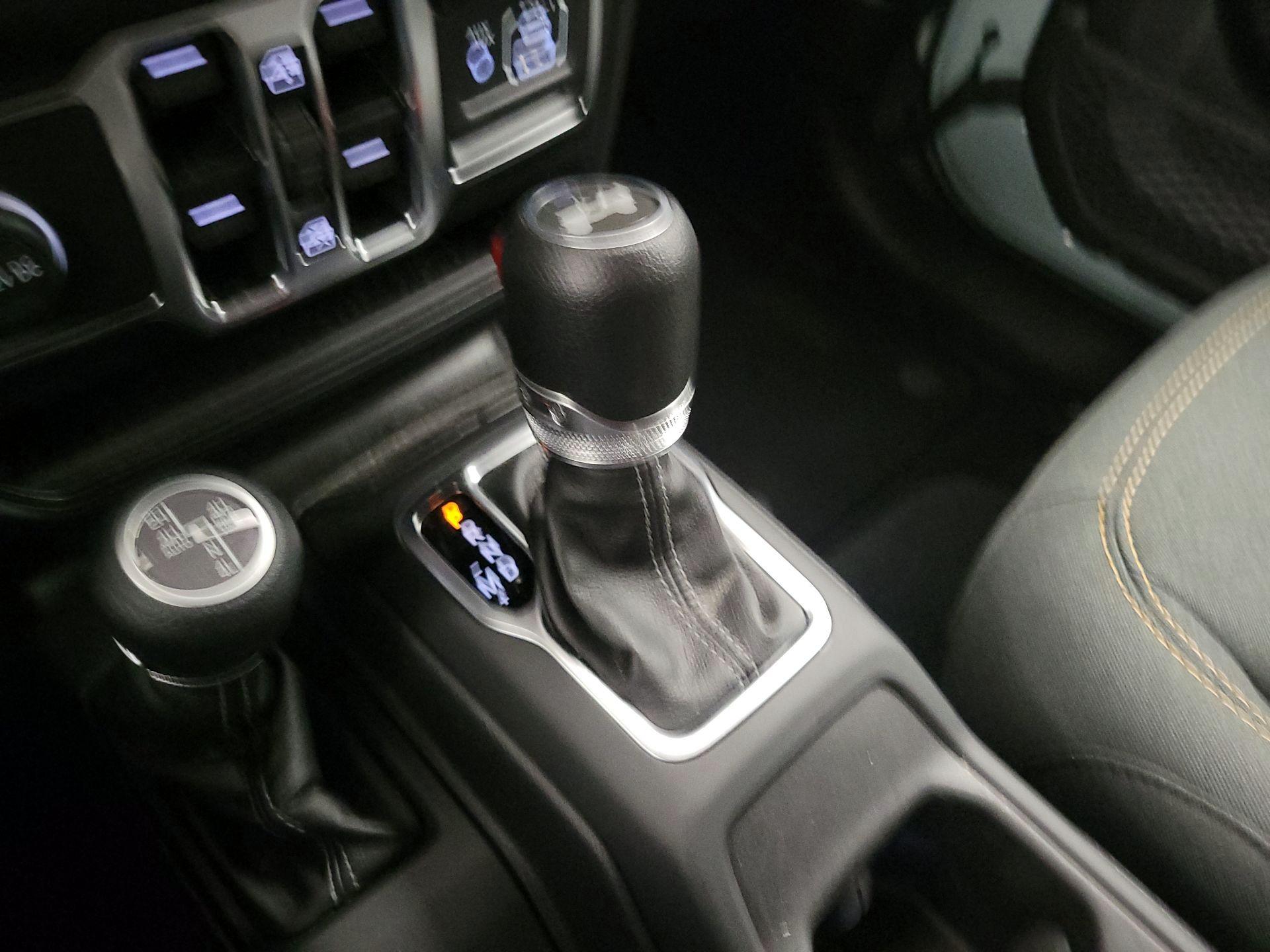 Thumbnail: 2024 Jeep Wrangler - 15
