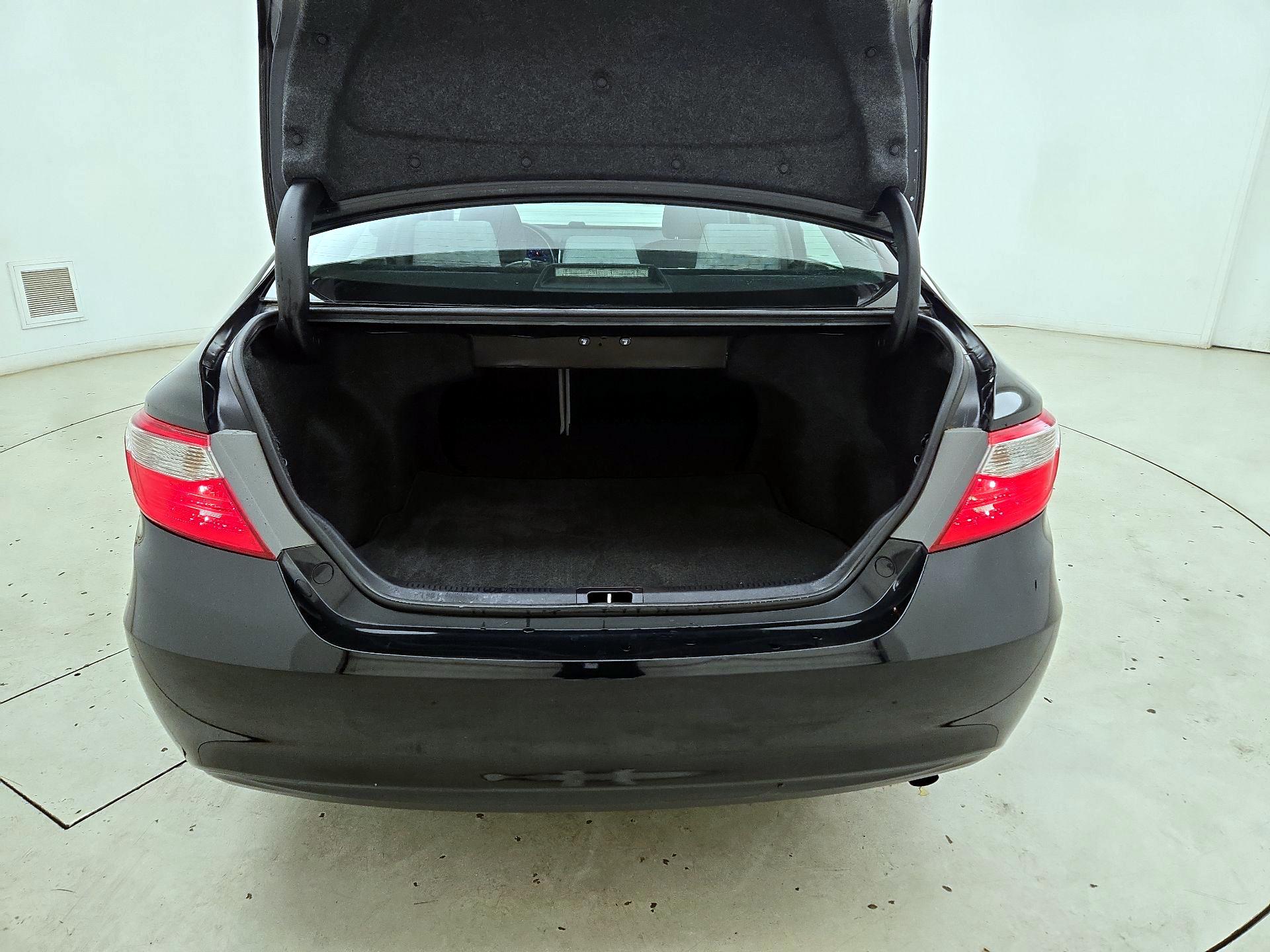 Thumbnail: 2016 Toyota Camry - 20
