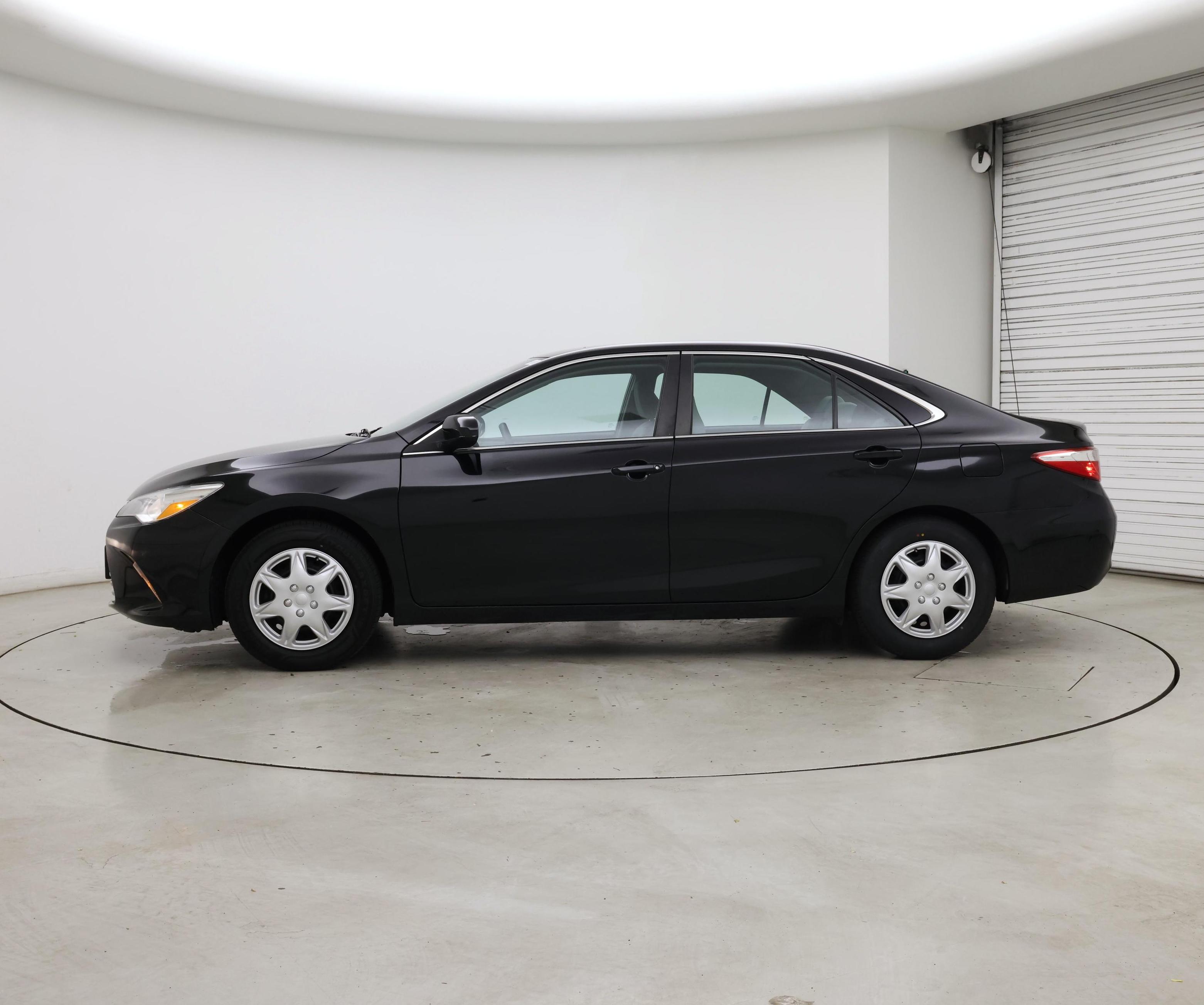 Thumbnail: 2016 Toyota Camry - 3