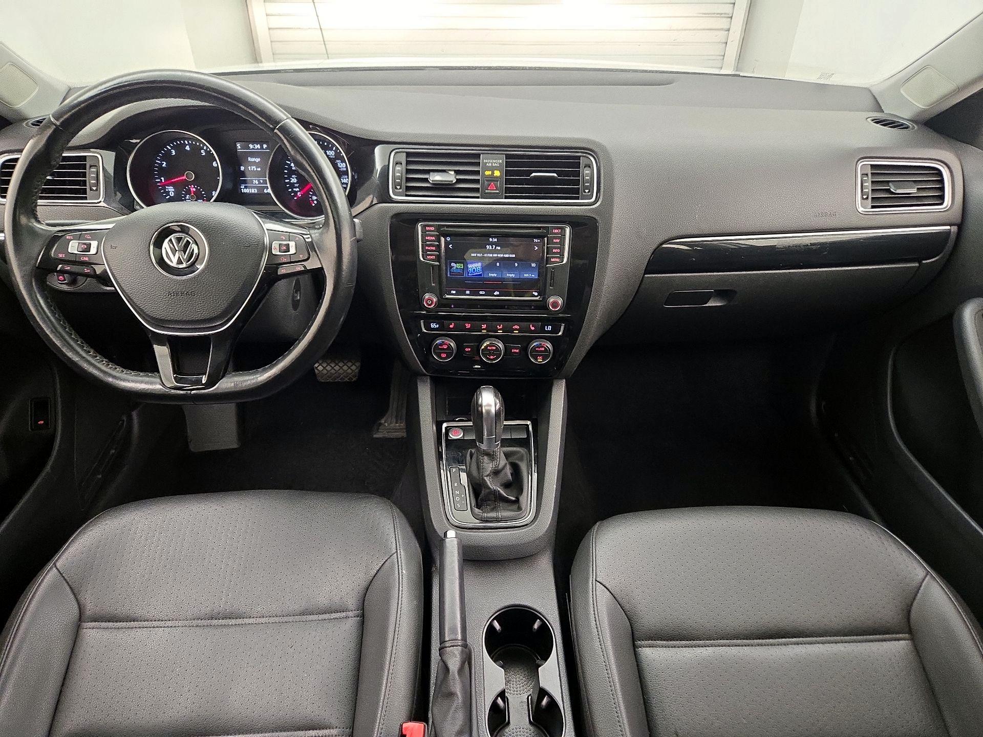 Thumbnail: 2017 Volkswagen Jetta - 9