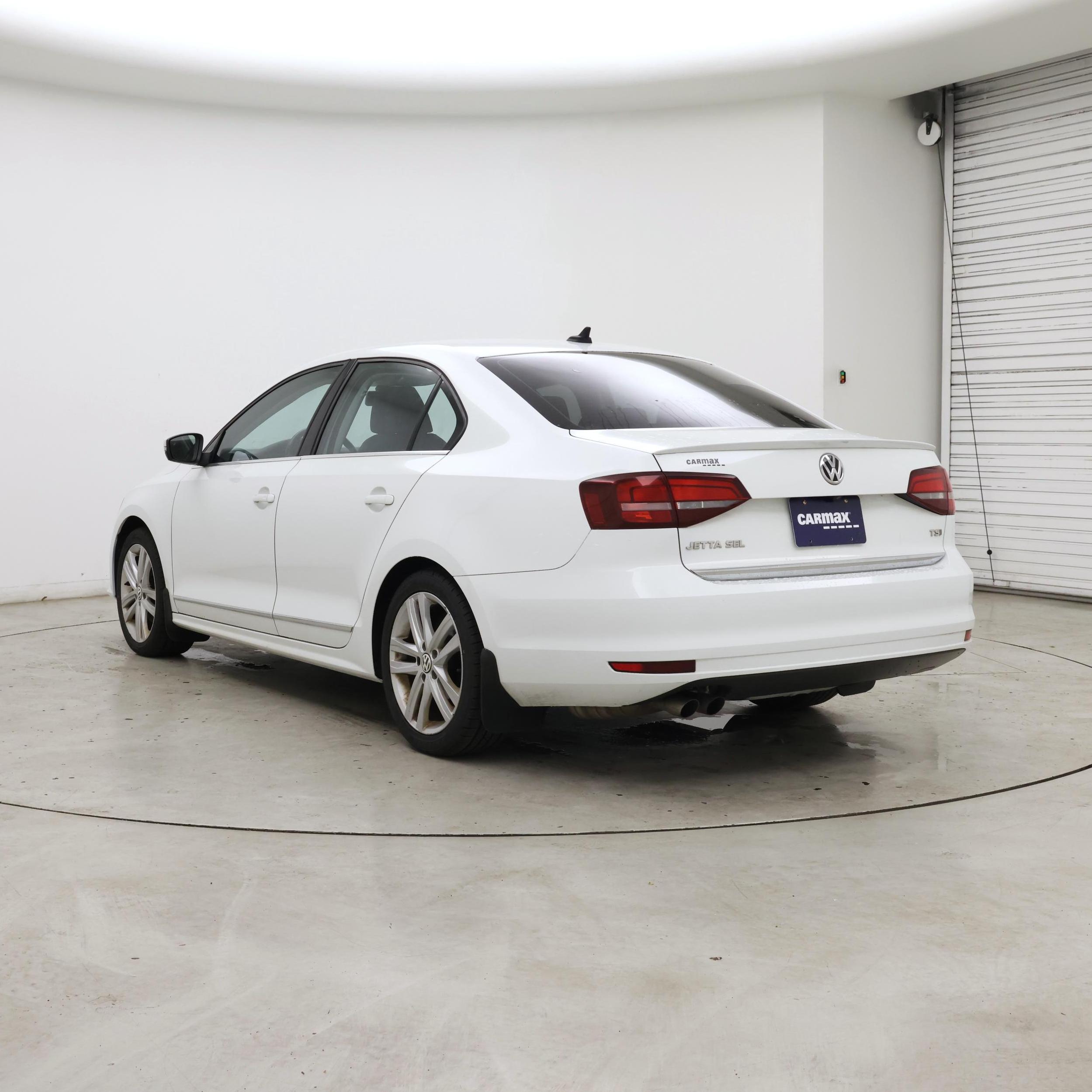 Thumbnail: 2017 Volkswagen Jetta - 2