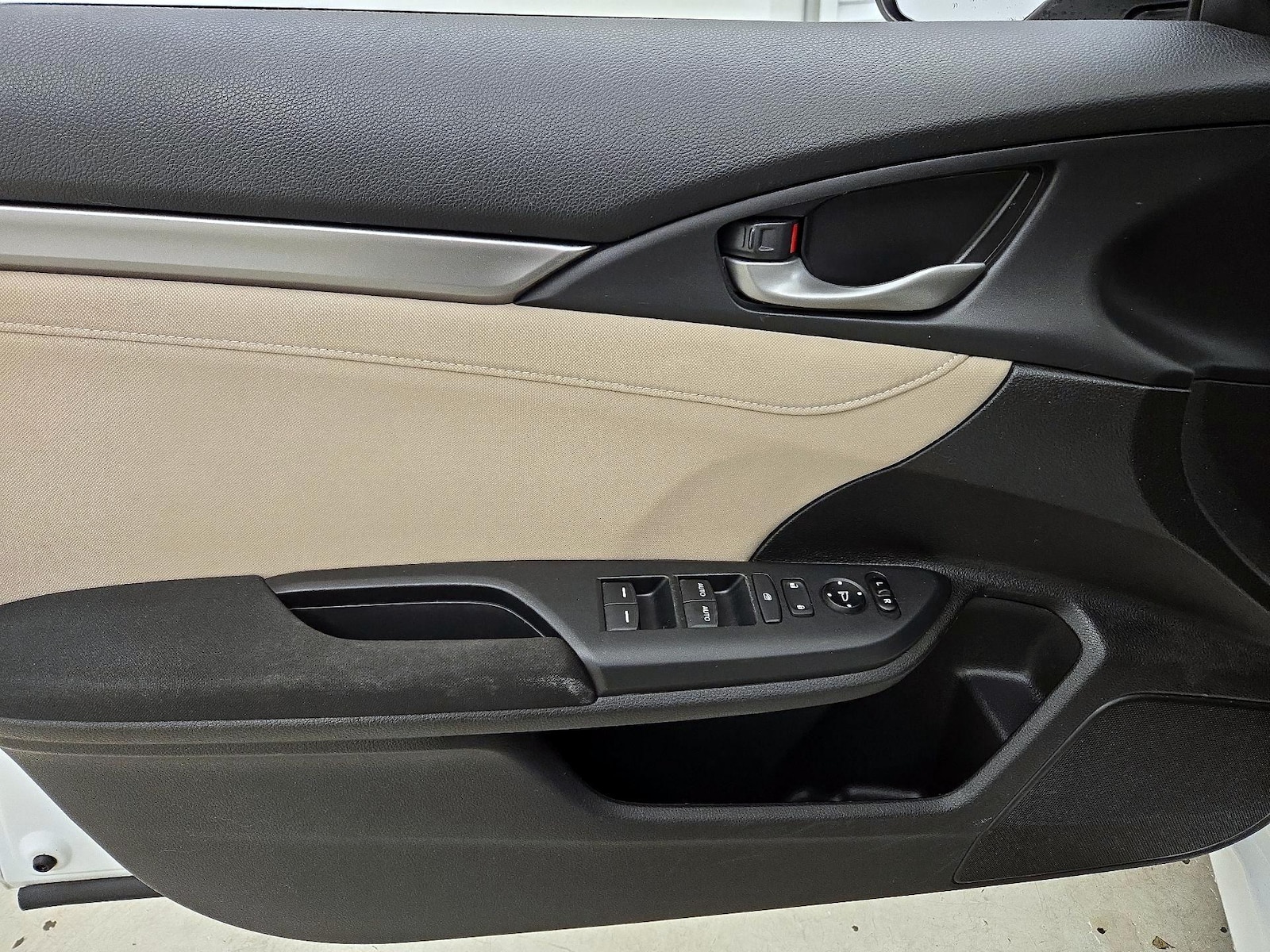 2019 Honda Civic Hatchback EX - Photo 13