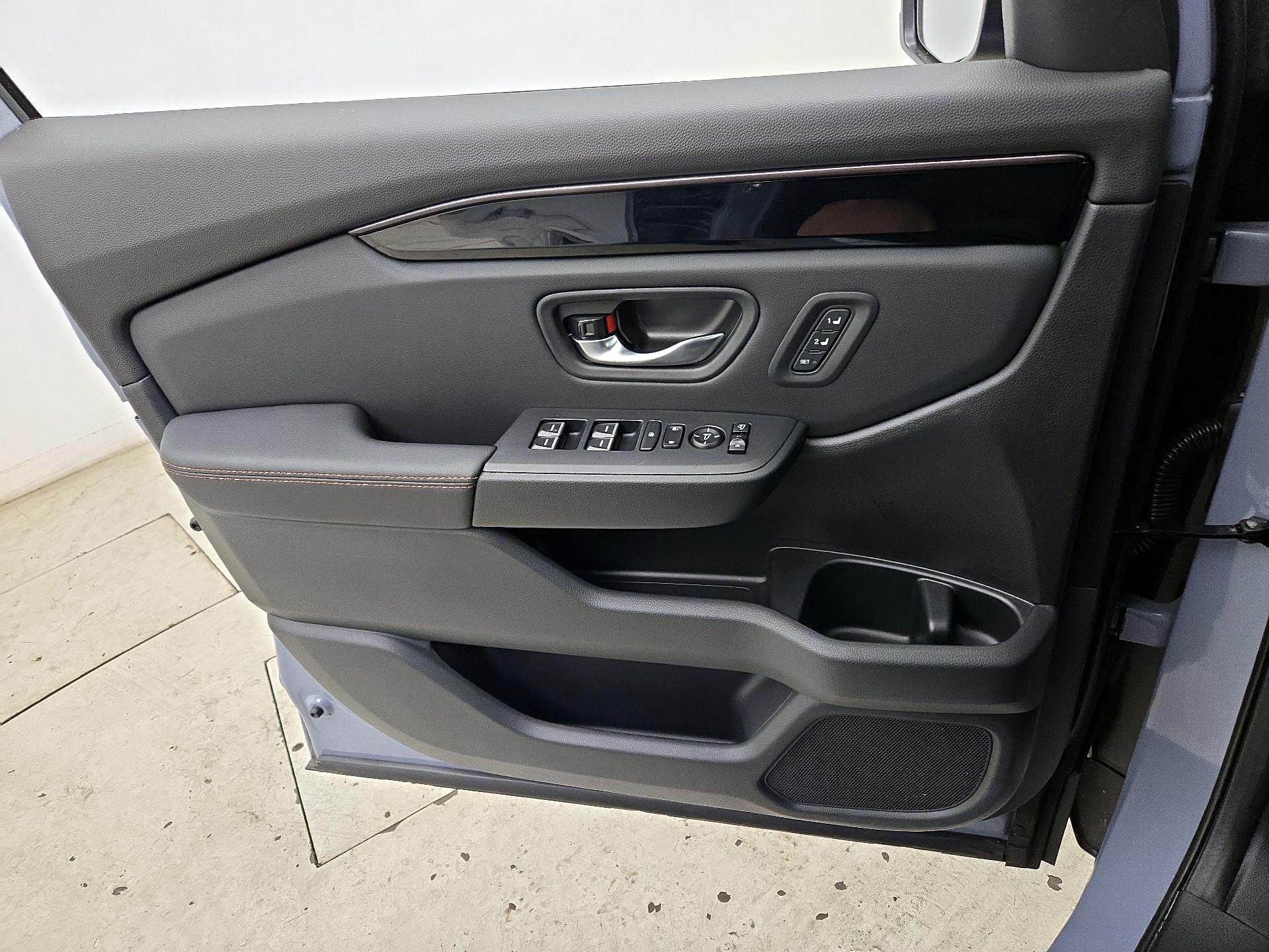 Thumbnail: 2025 Honda Pilot - 12