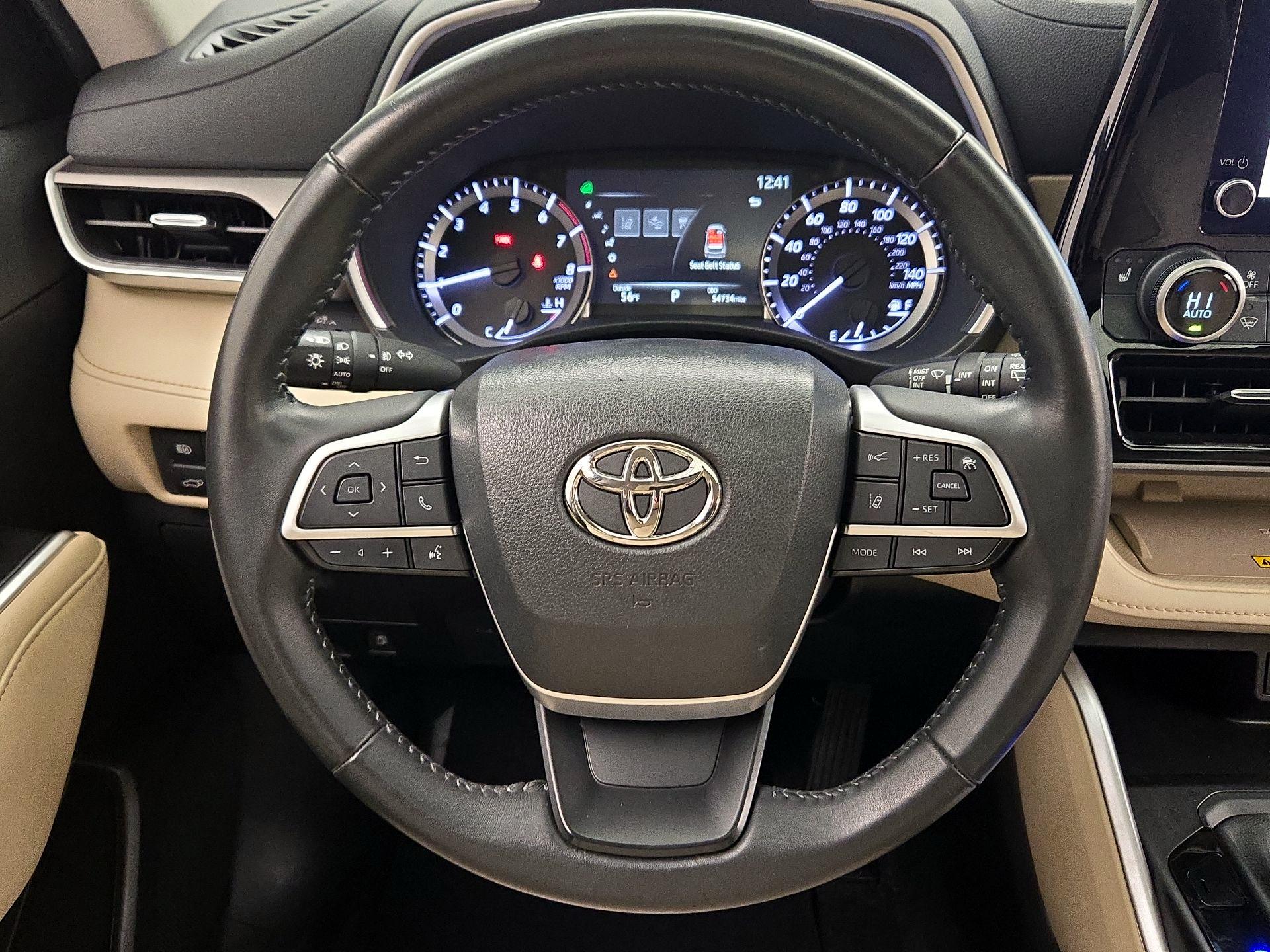 Thumbnail: 2023 Toyota Highlander - 10
