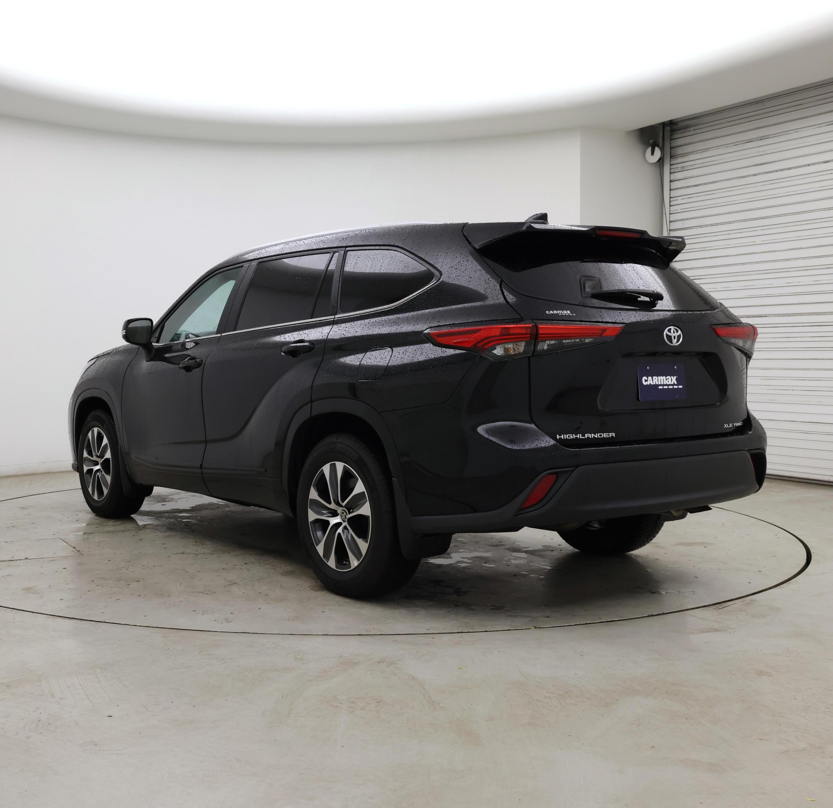 Thumbnail: 2023 Toyota Highlander - 2