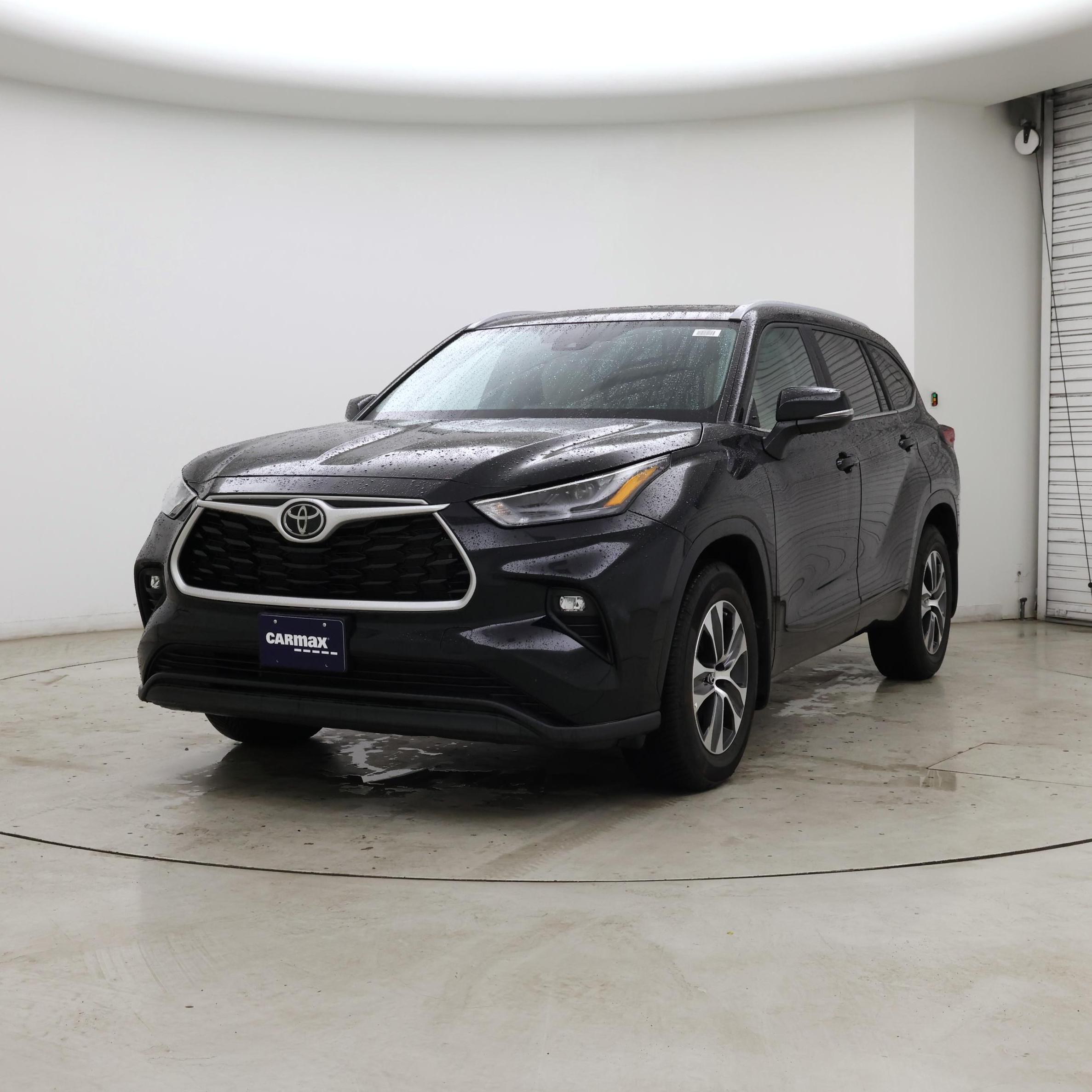 Thumbnail: 2023 Toyota Highlander - 4