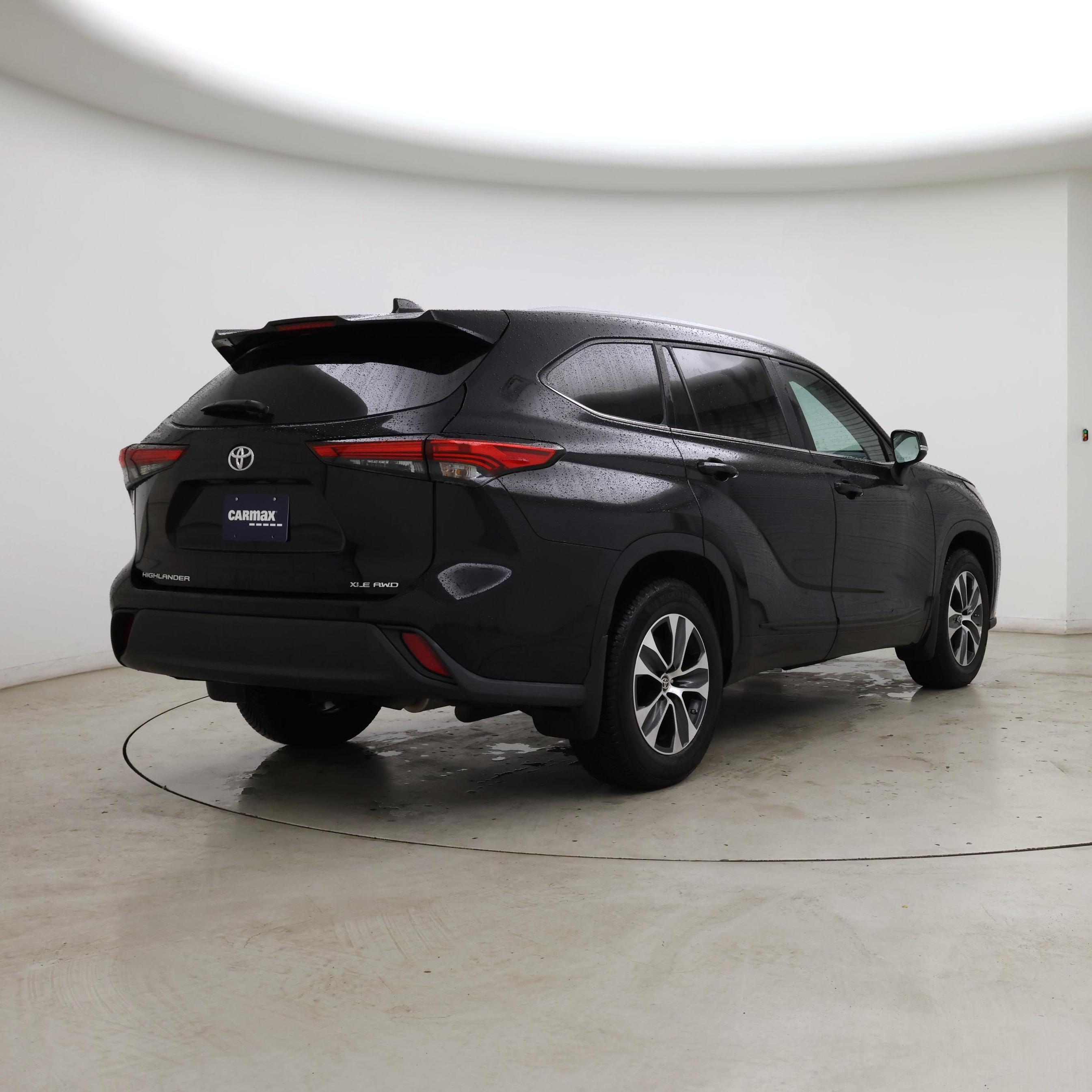 Thumbnail: 2023 Toyota Highlander - 8