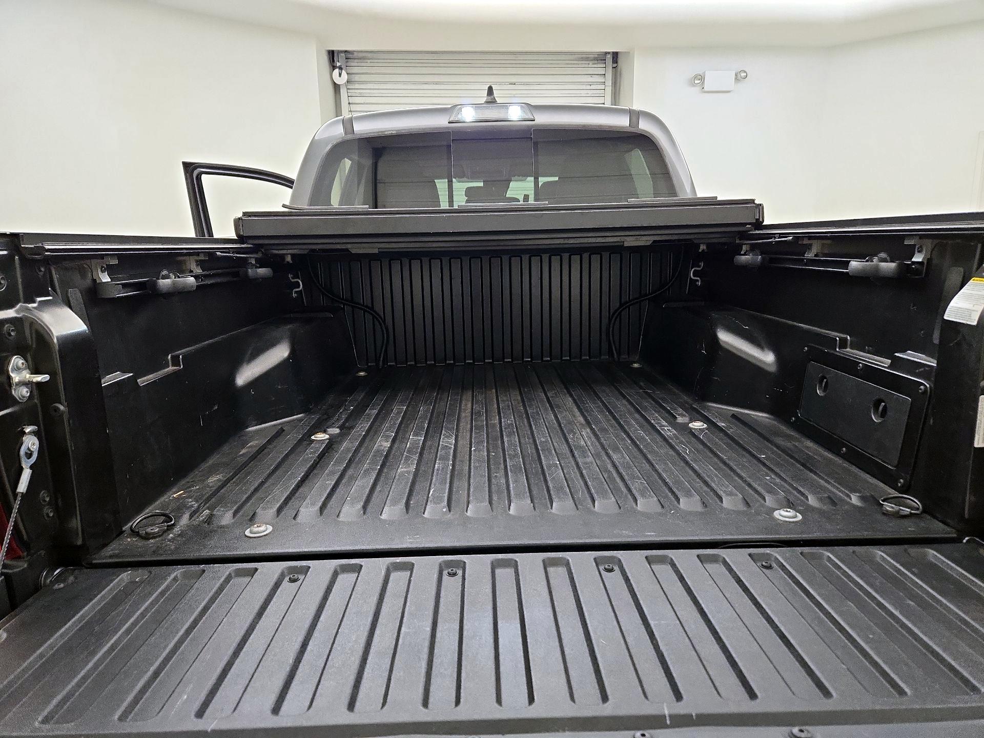Thumbnail: 2021 Toyota Tacoma - 20