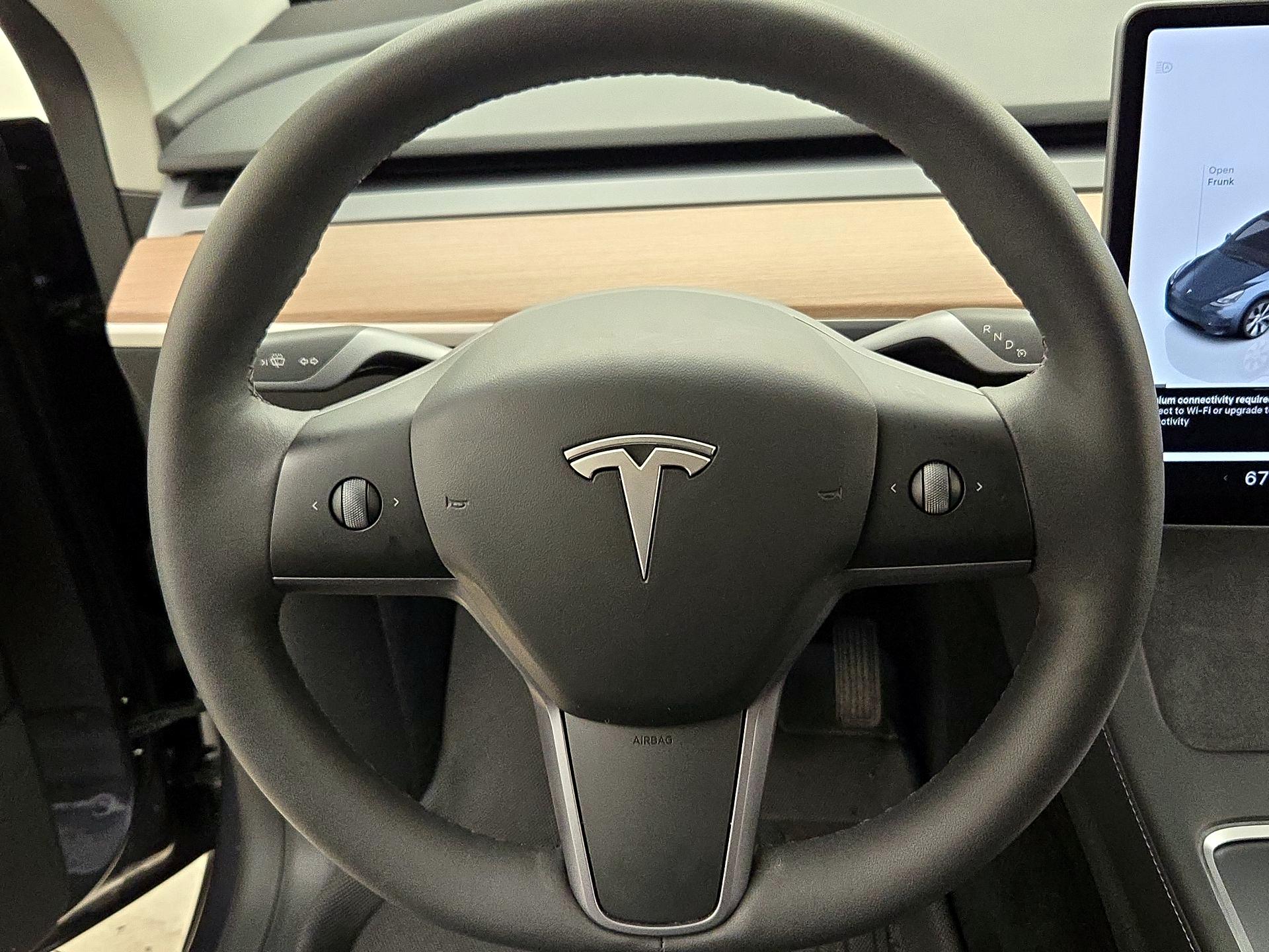 Thumbnail: 2023 Tesla Model Y - 10