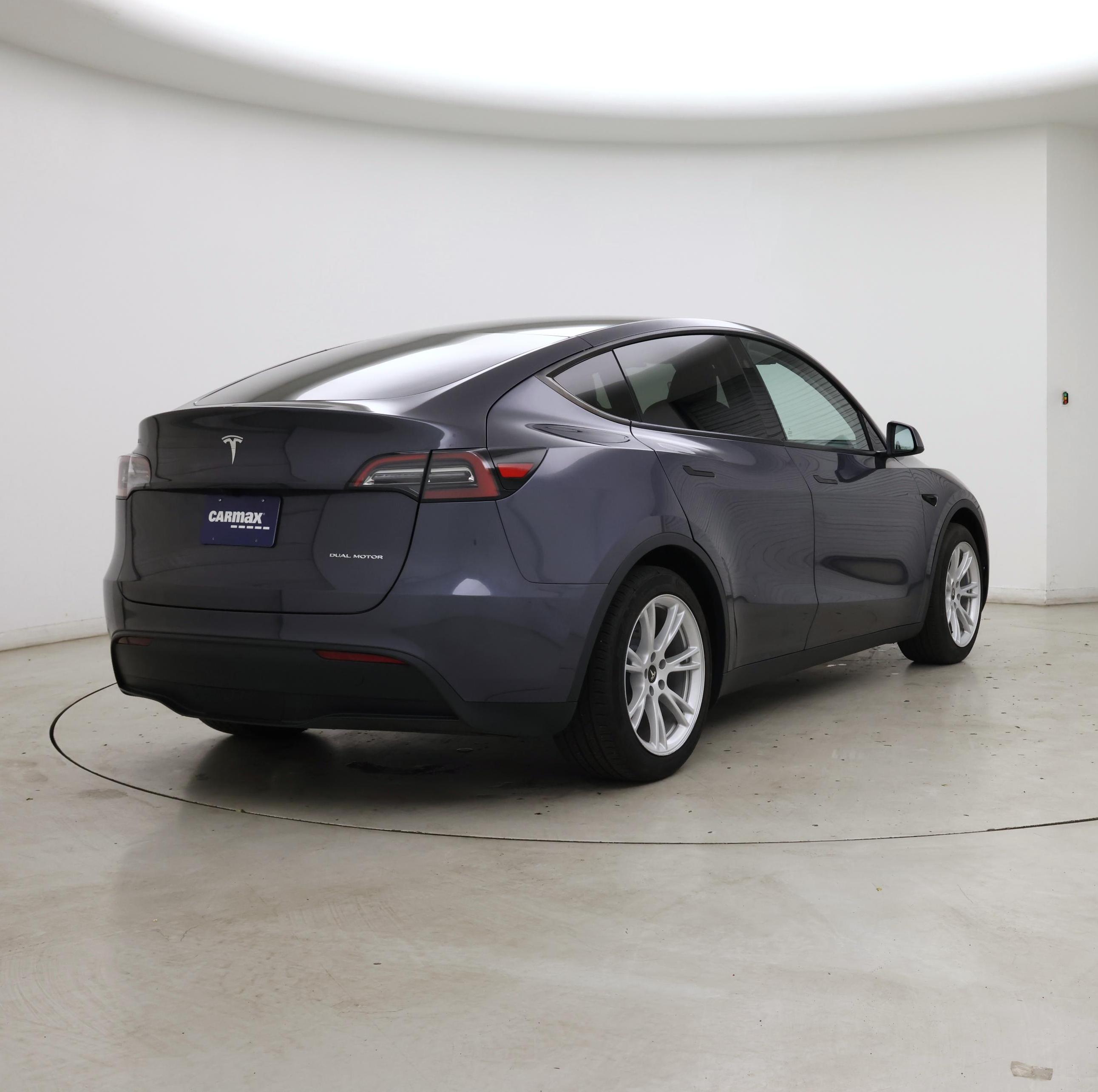 Thumbnail: 2023 Tesla Model Y - 8