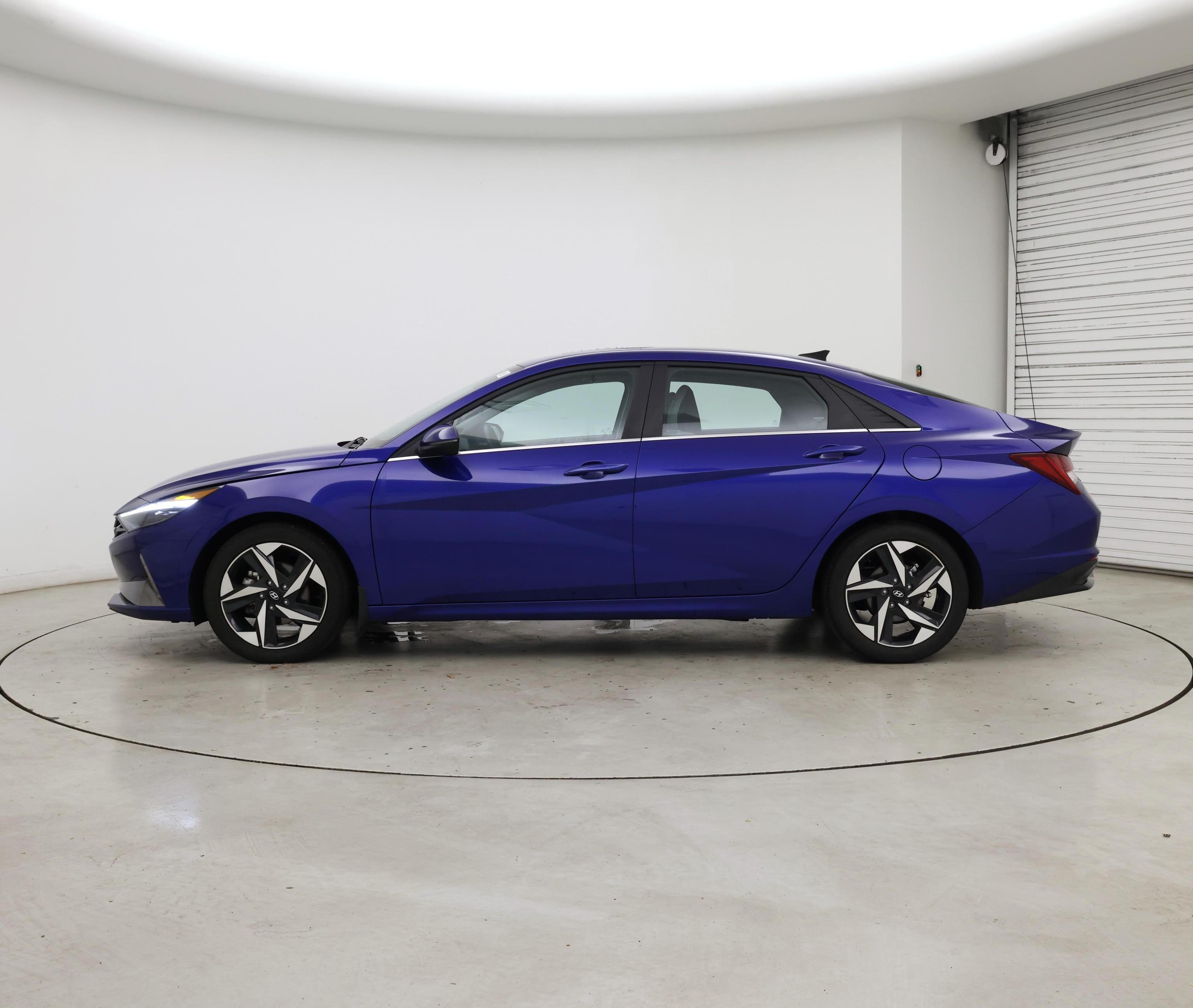 Thumbnail: 2023 Hyundai Elantra - 3