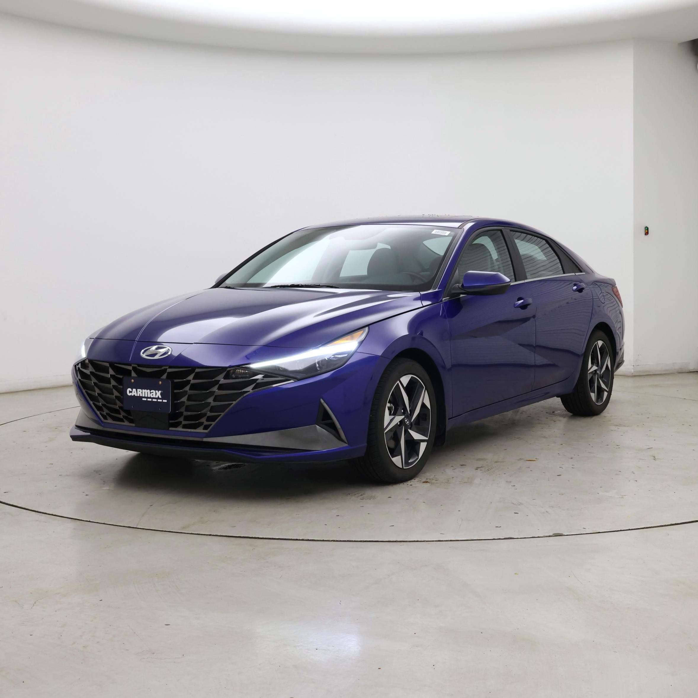 Thumbnail: 2023 Hyundai Elantra - 4