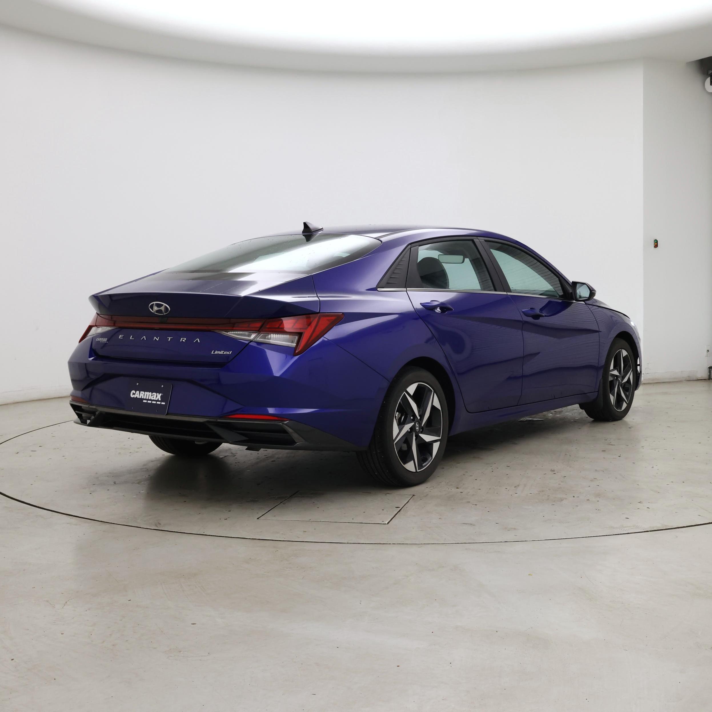 Thumbnail: 2023 Hyundai Elantra - 8