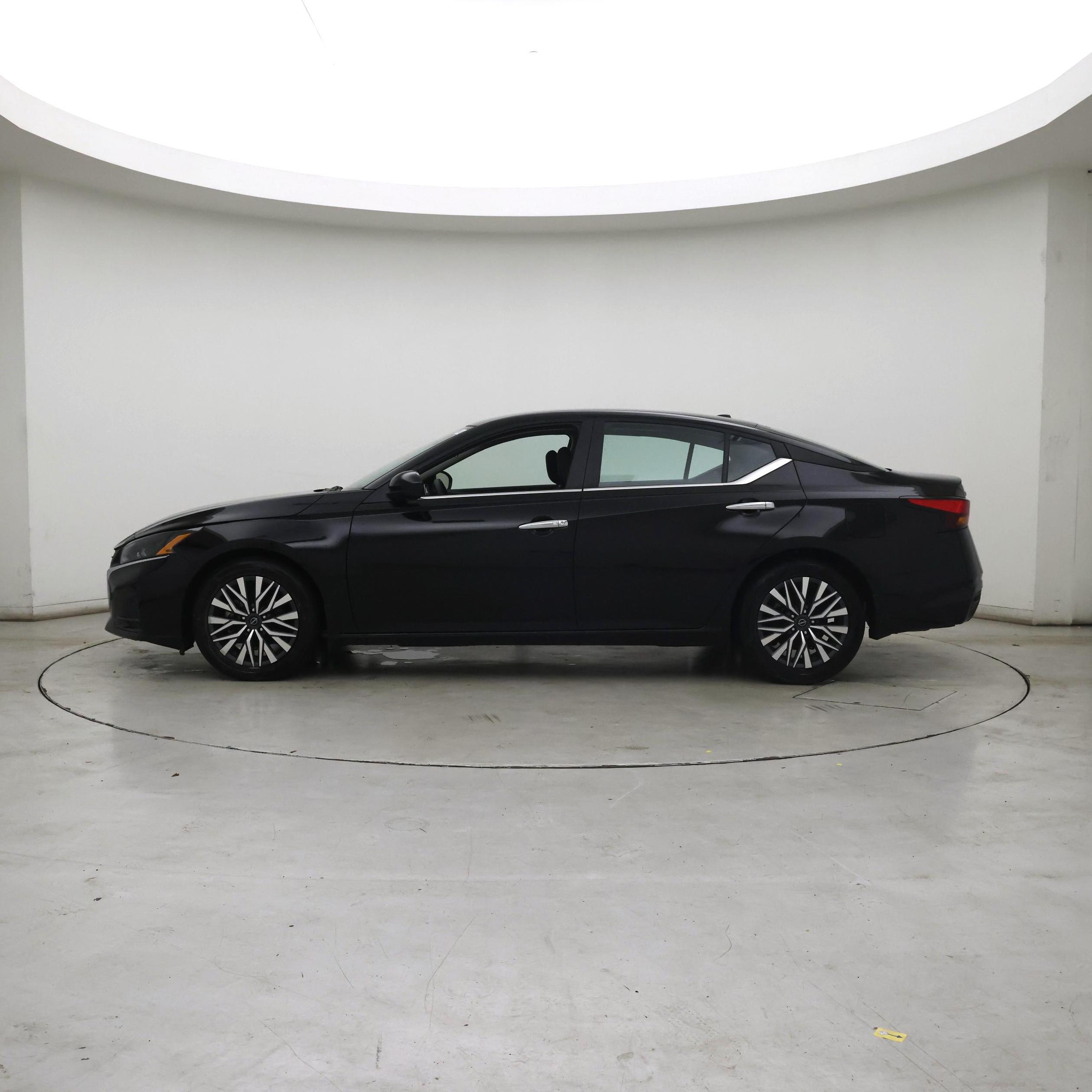 Thumbnail: 2023 Nissan Altima - 3