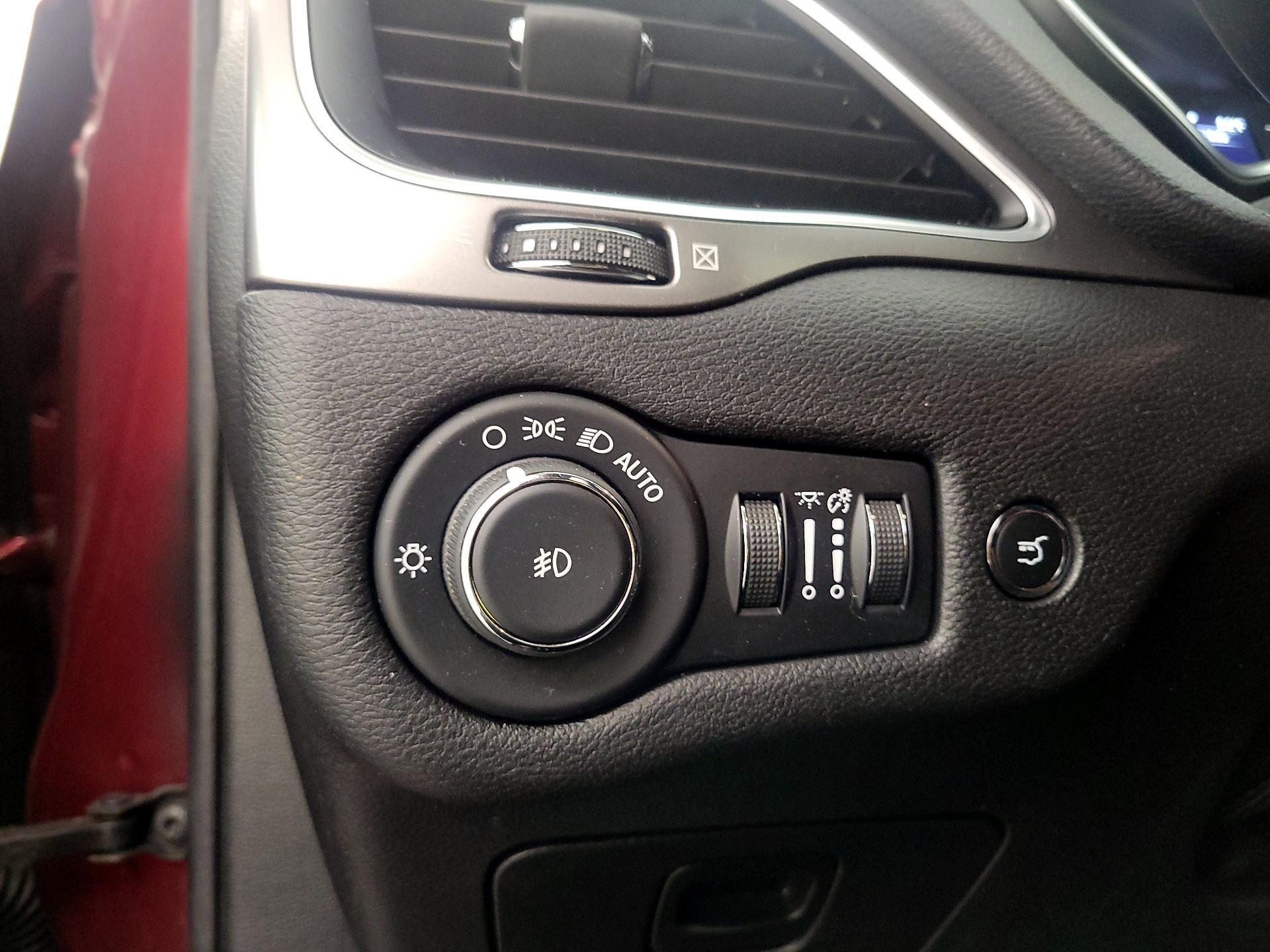 Thumbnail: 2020 Jeep Cherokee - 11