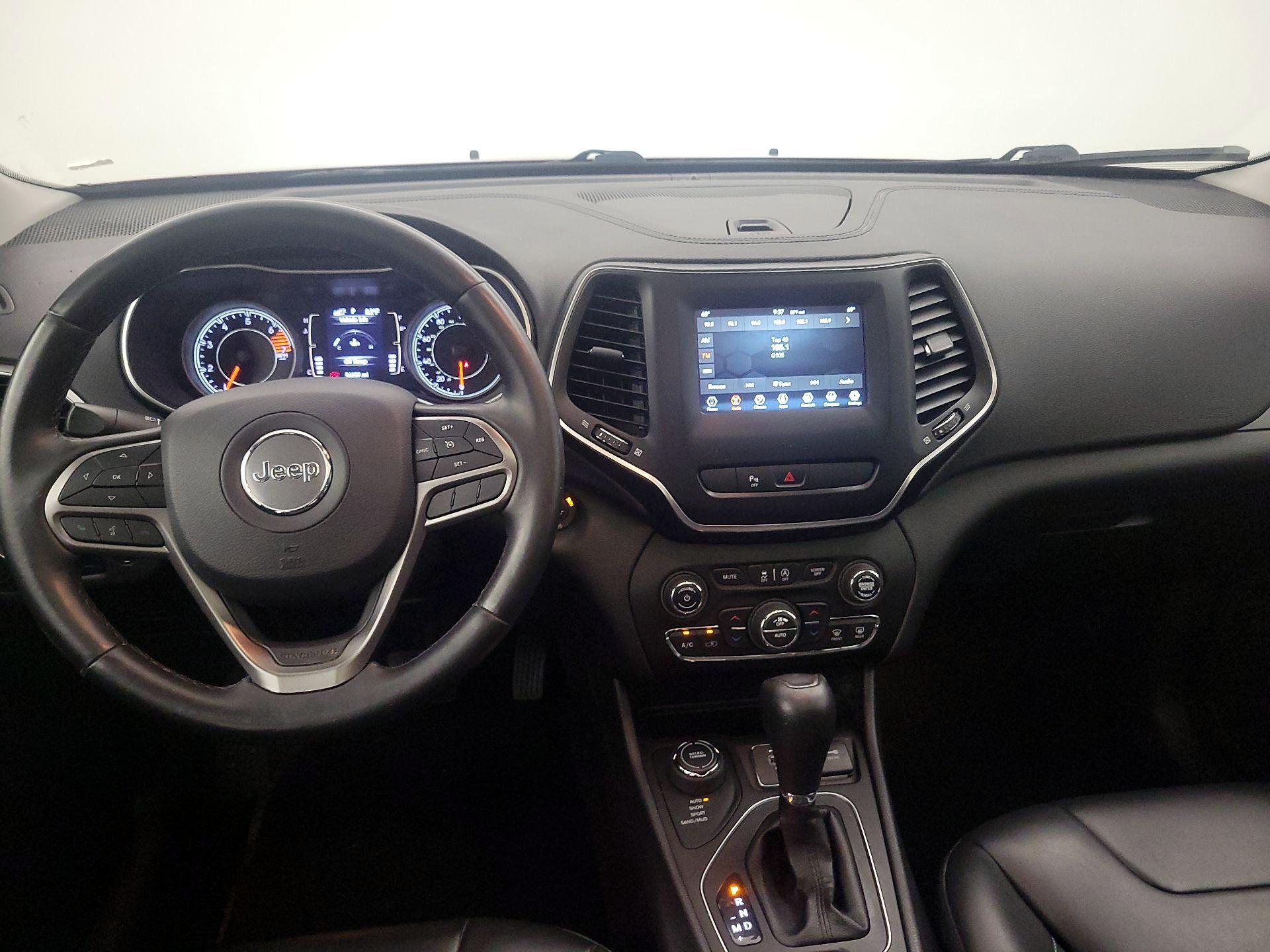 Thumbnail: 2020 Jeep Cherokee - 8