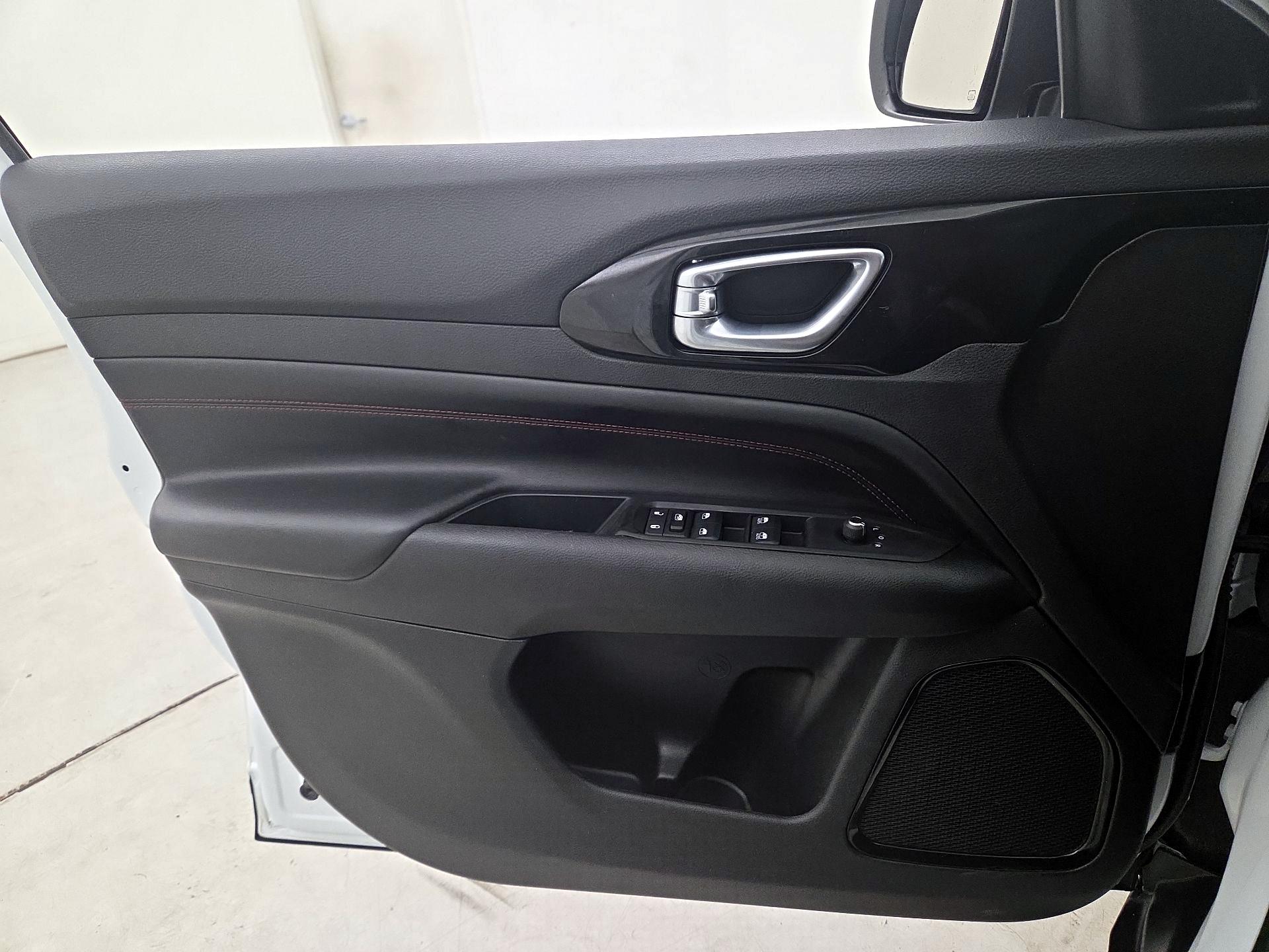 Thumbnail: 2022 Jeep Compass - 12