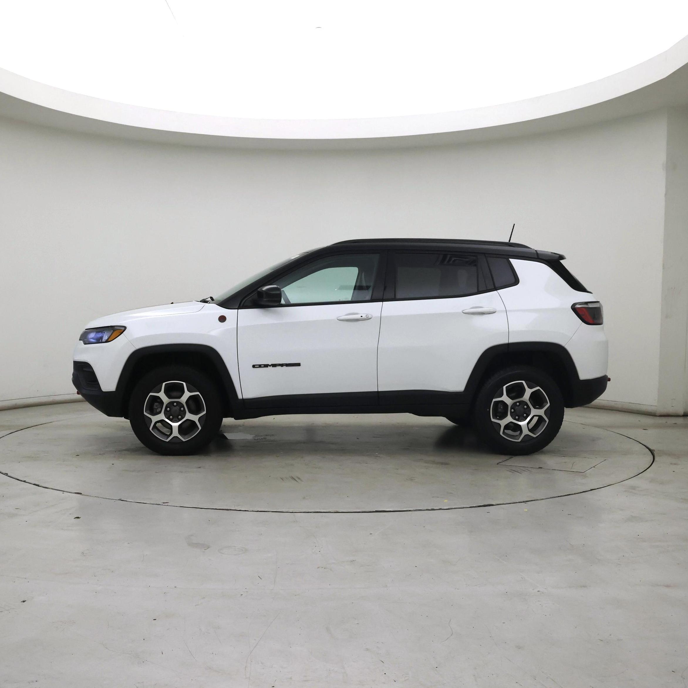Thumbnail: 2022 Jeep Compass - 3